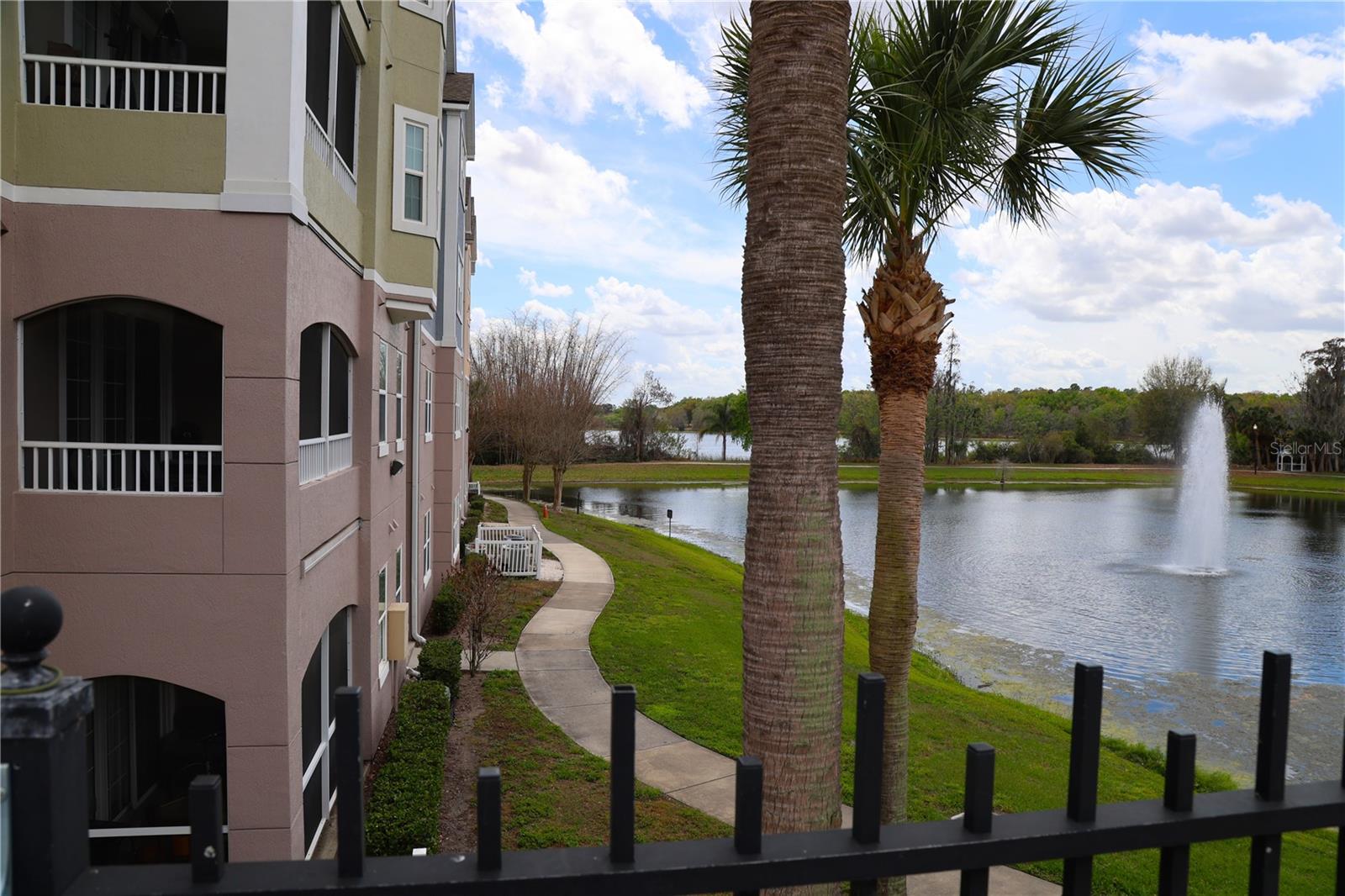 Image 11 of 47 For 3344 Corona Village Way 102