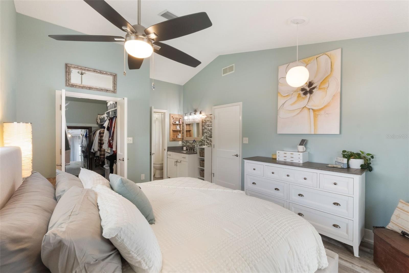 Image 19 of 29 For 12401 Blue Heron Way