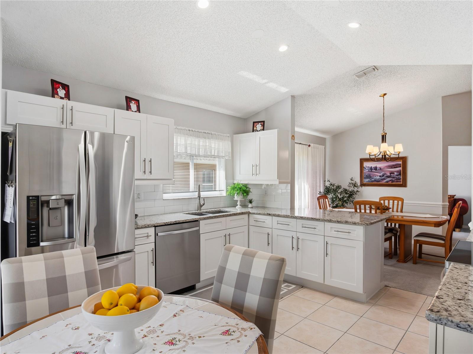 Listing photo id 8 for 3622 Eversholt Street