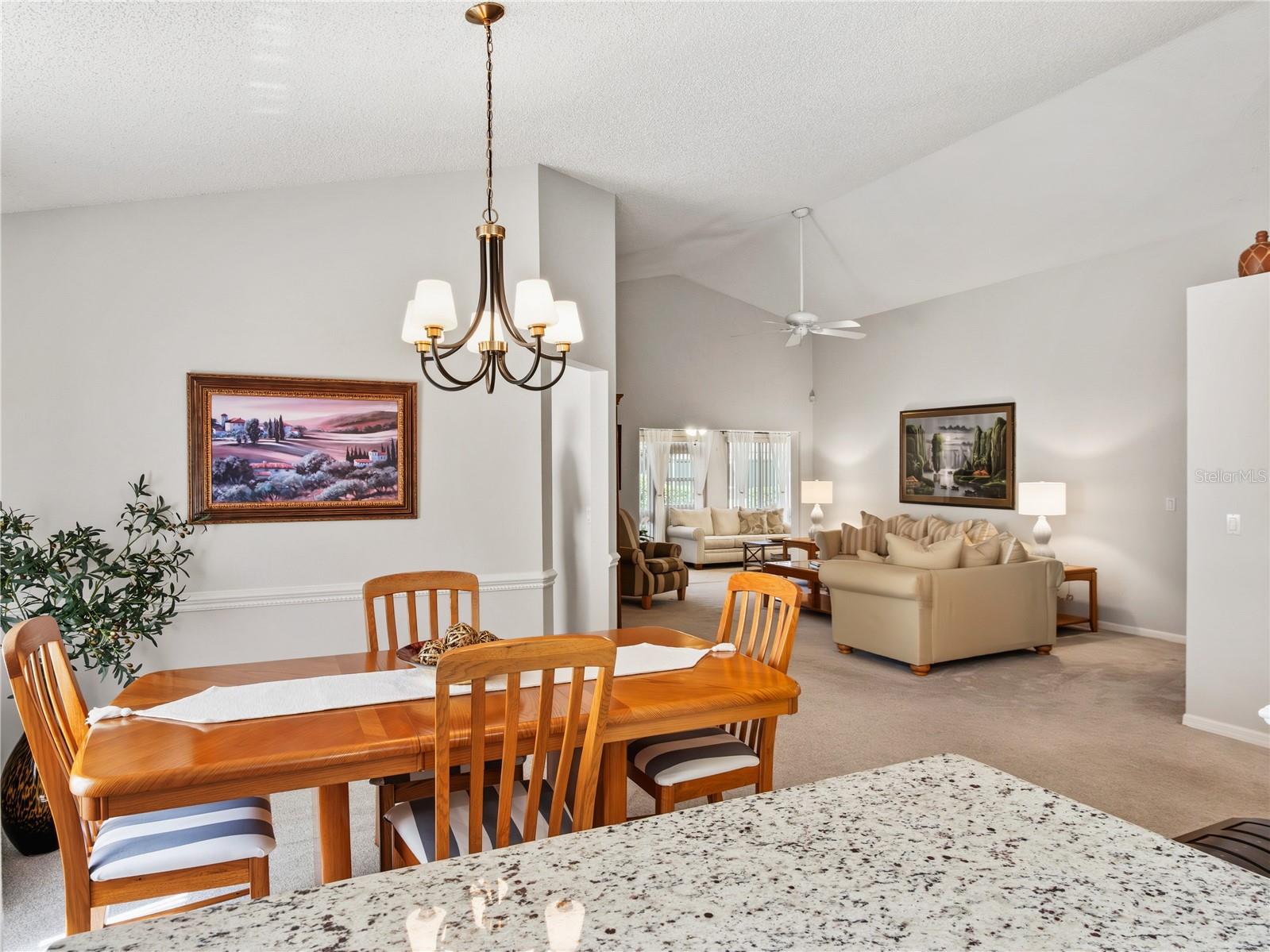 Listing photo id 9 for 3622 Eversholt Street