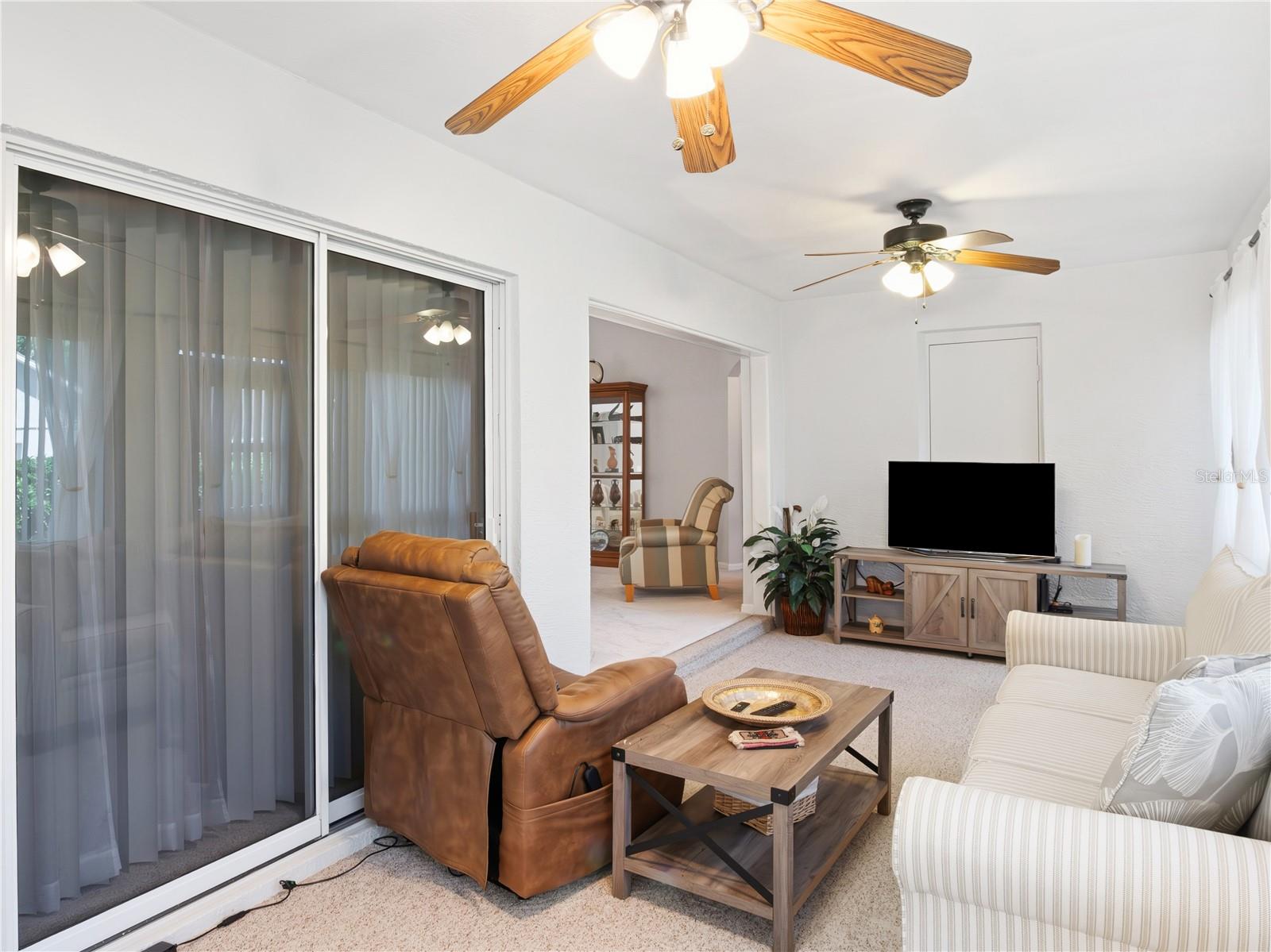 Listing photo id 11 for 3622 Eversholt Street