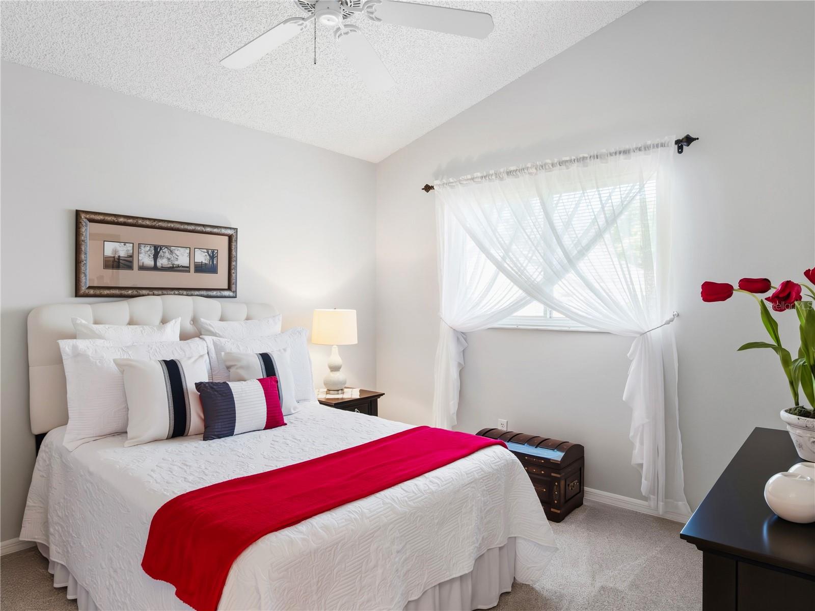 Listing photo id 14 for 3622 Eversholt Street