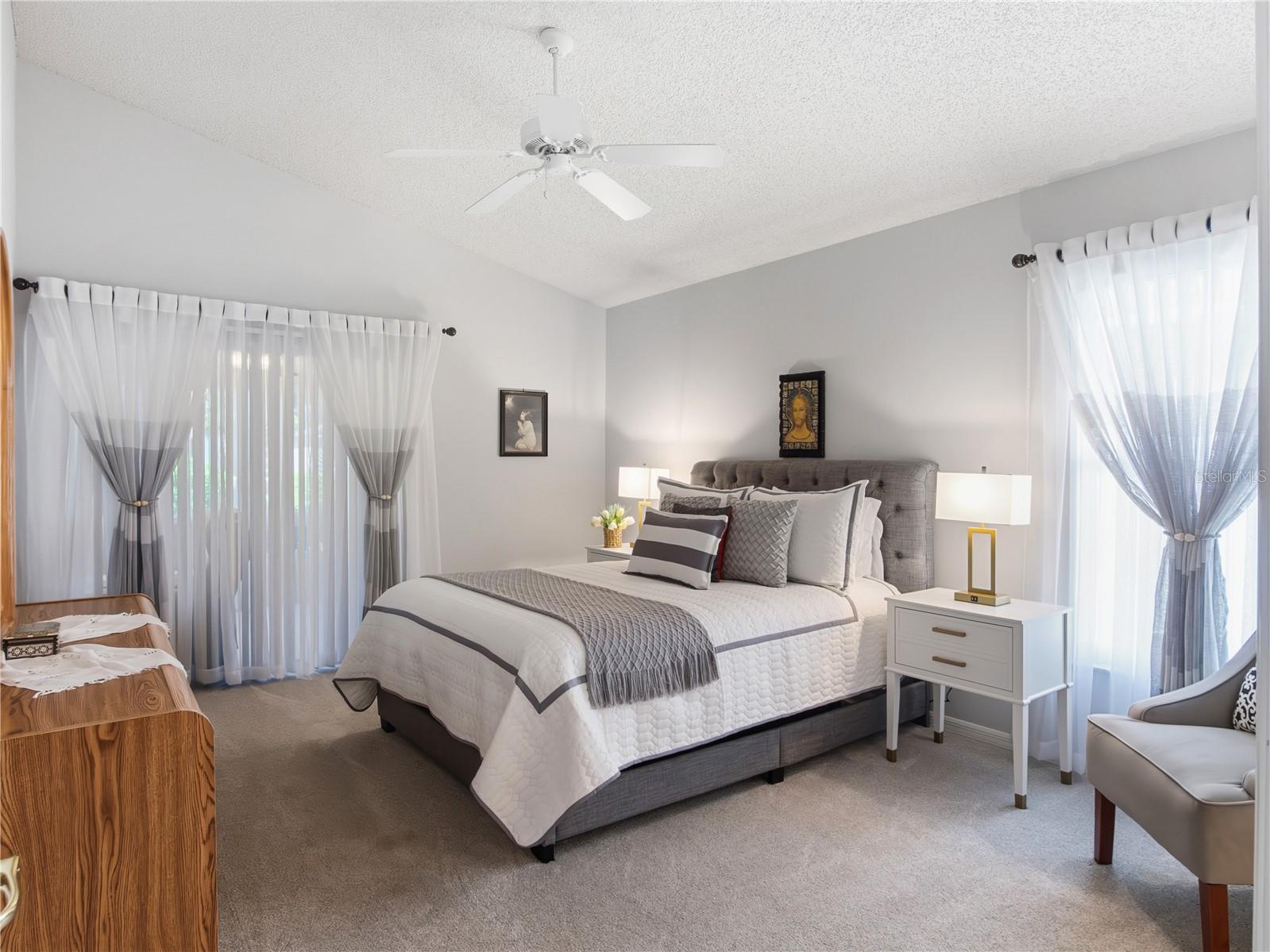 Listing photo id 15 for 3622 Eversholt Street