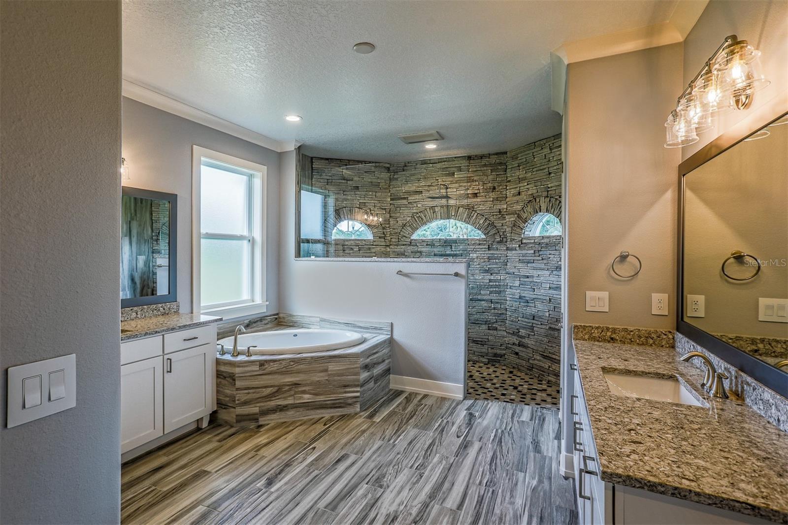 Image 18 of 42 For 17899 72nd Street Road