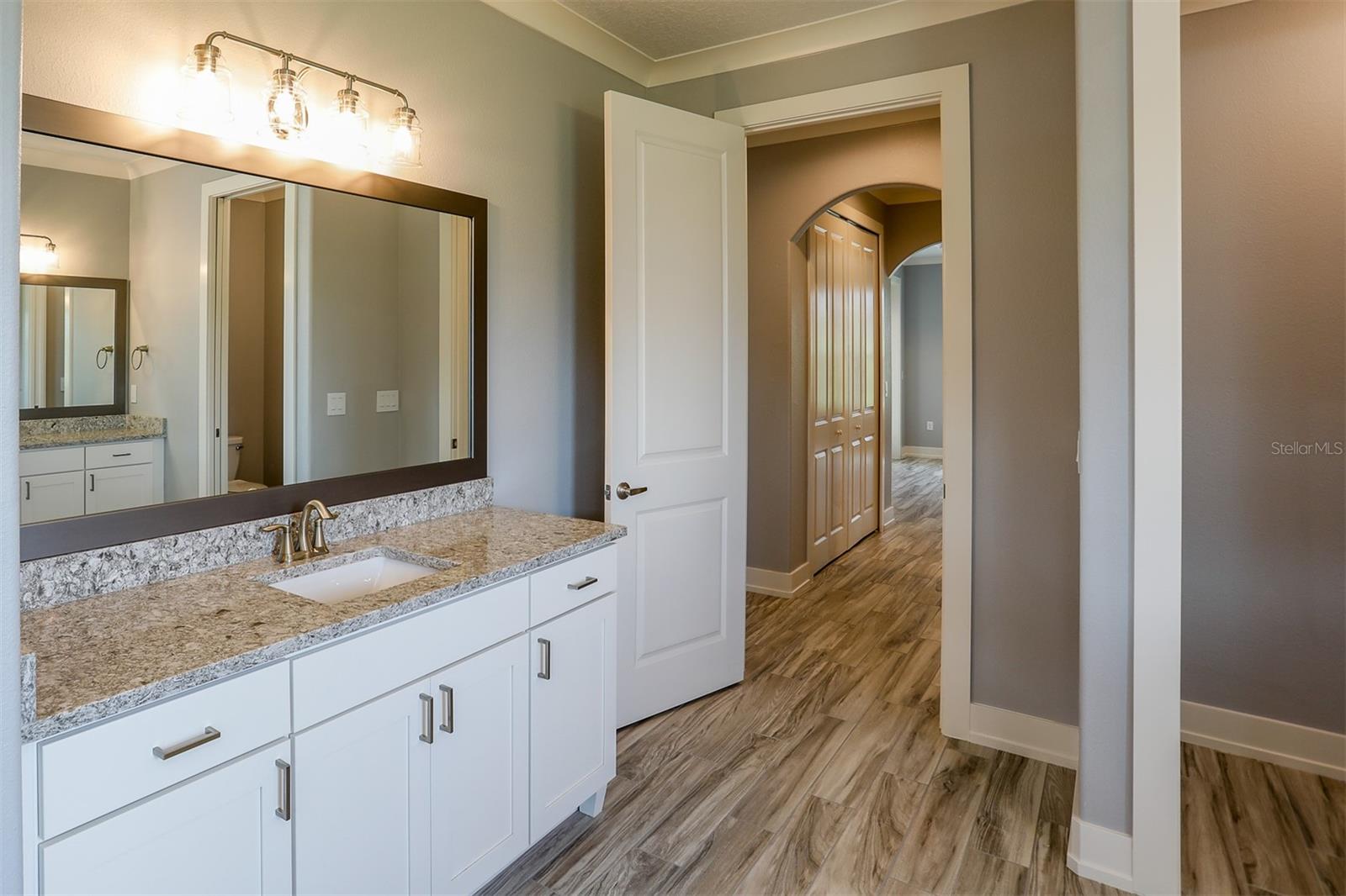 Image 20 of 42 For 17899 72nd Street Road