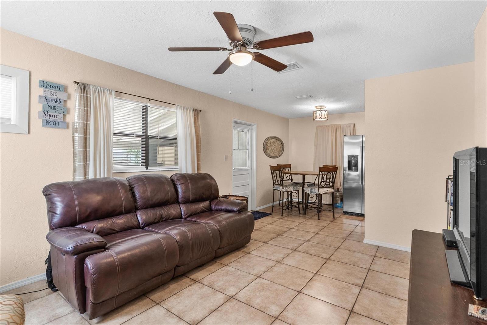 Image 10 of 34 For 501 Poinsettia Avenue