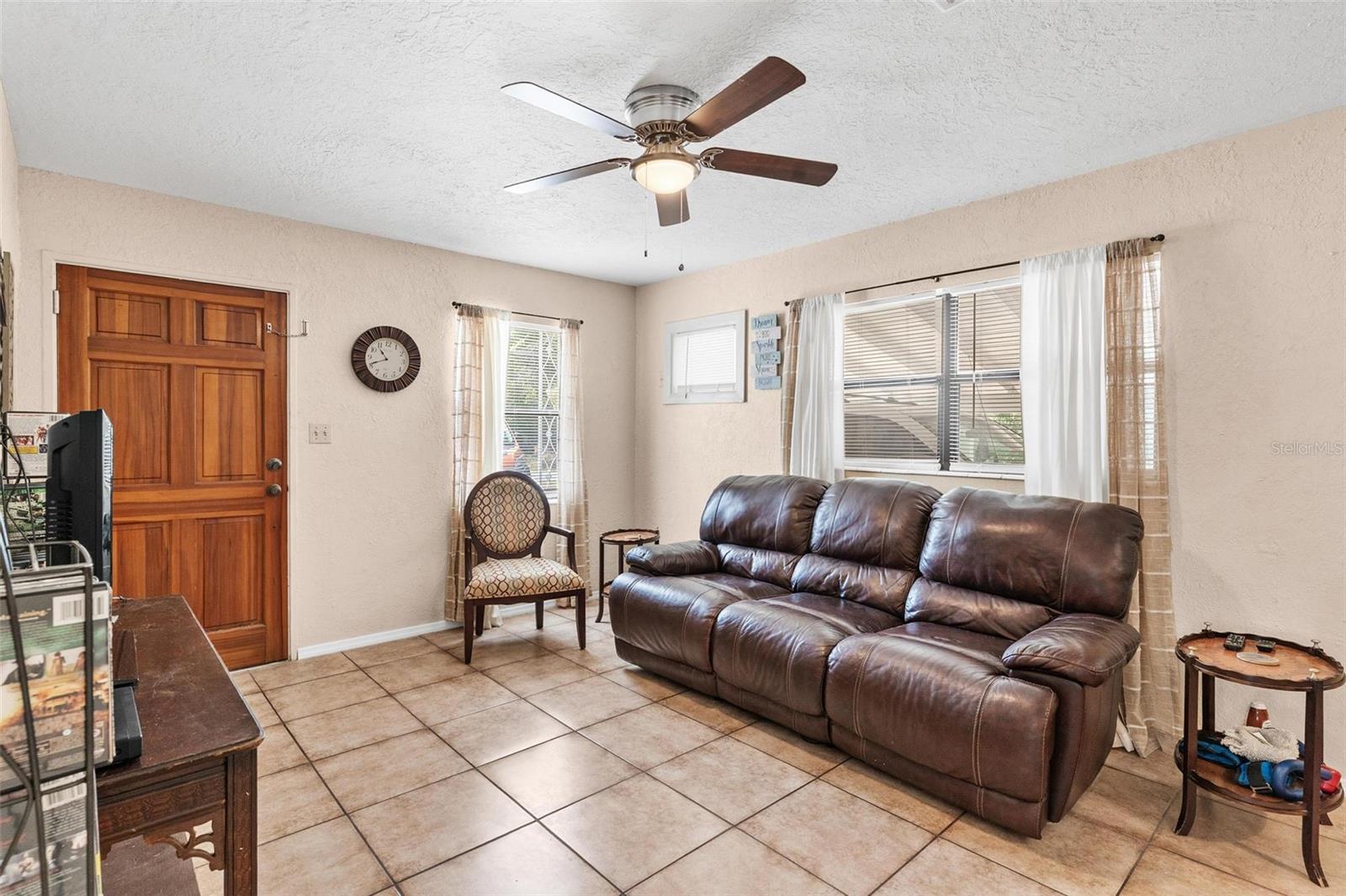 Image 13 of 34 For 501 Poinsettia Avenue