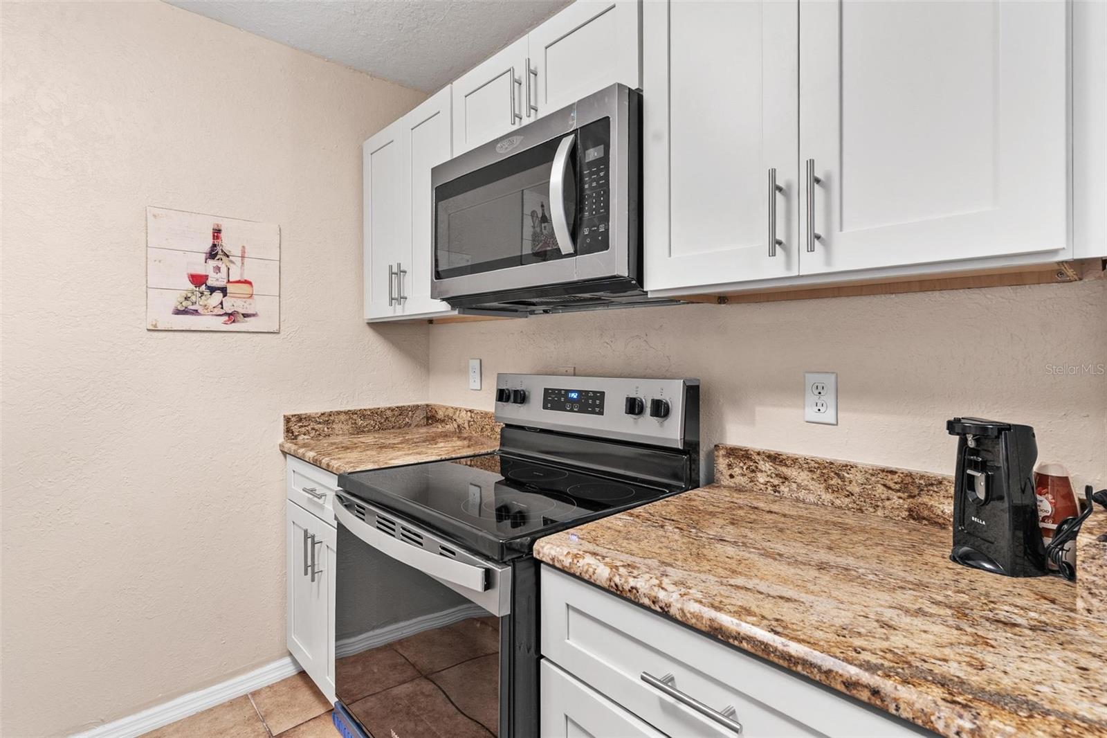 Image 17 of 34 For 501 Poinsettia Avenue