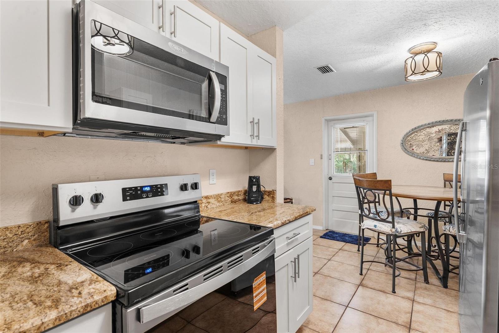 Image 18 of 34 For 501 Poinsettia Avenue