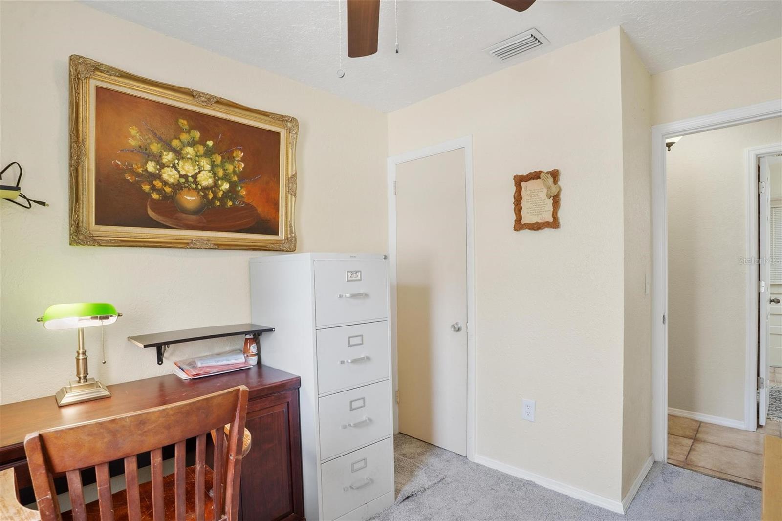 Image 21 of 34 For 501 Poinsettia Avenue