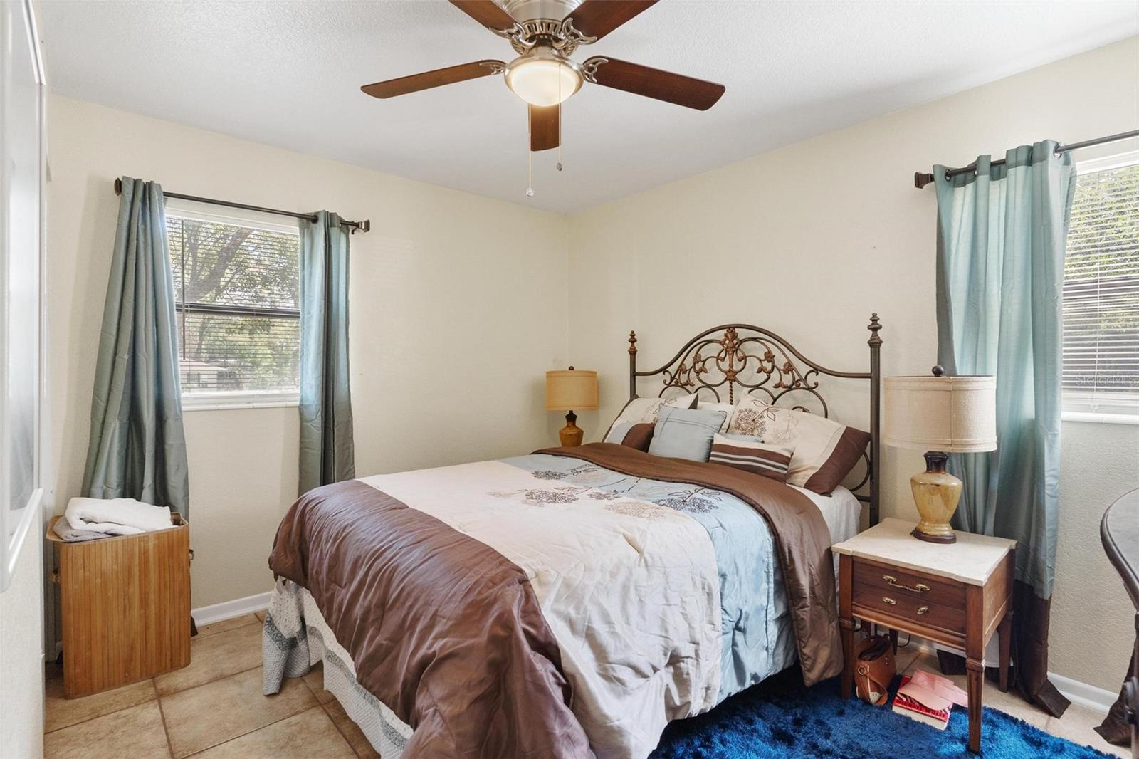 Image 24 of 34 For 501 Poinsettia Avenue