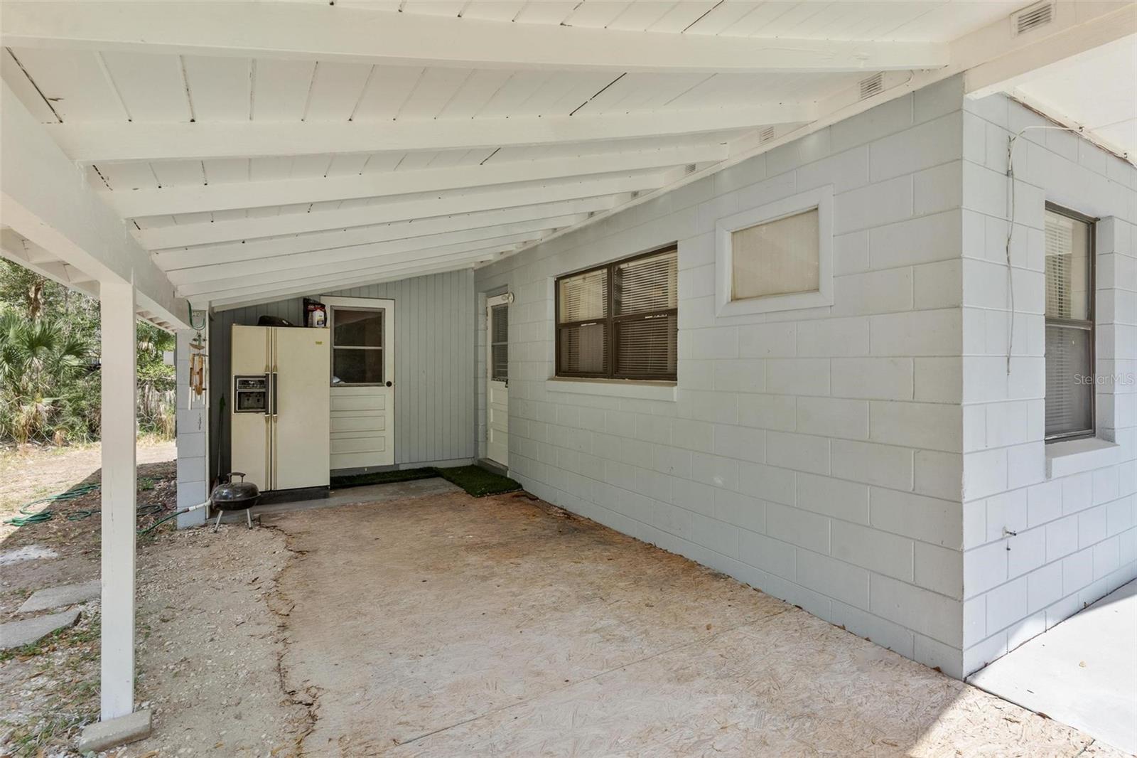 Image 7 of 34 For 501 Poinsettia Avenue