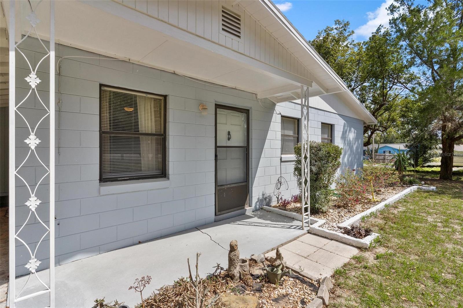 Image 8 of 34 For 501 Poinsettia Avenue