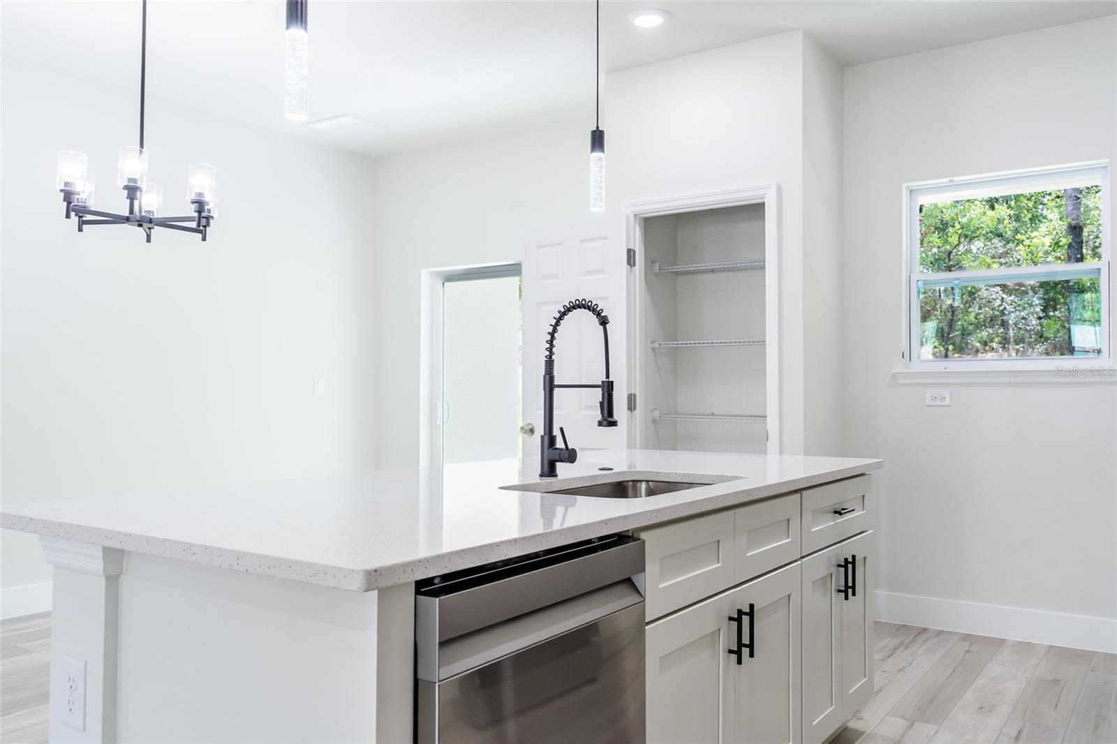 Image 10 of 37 For 7872 Keystone Drive