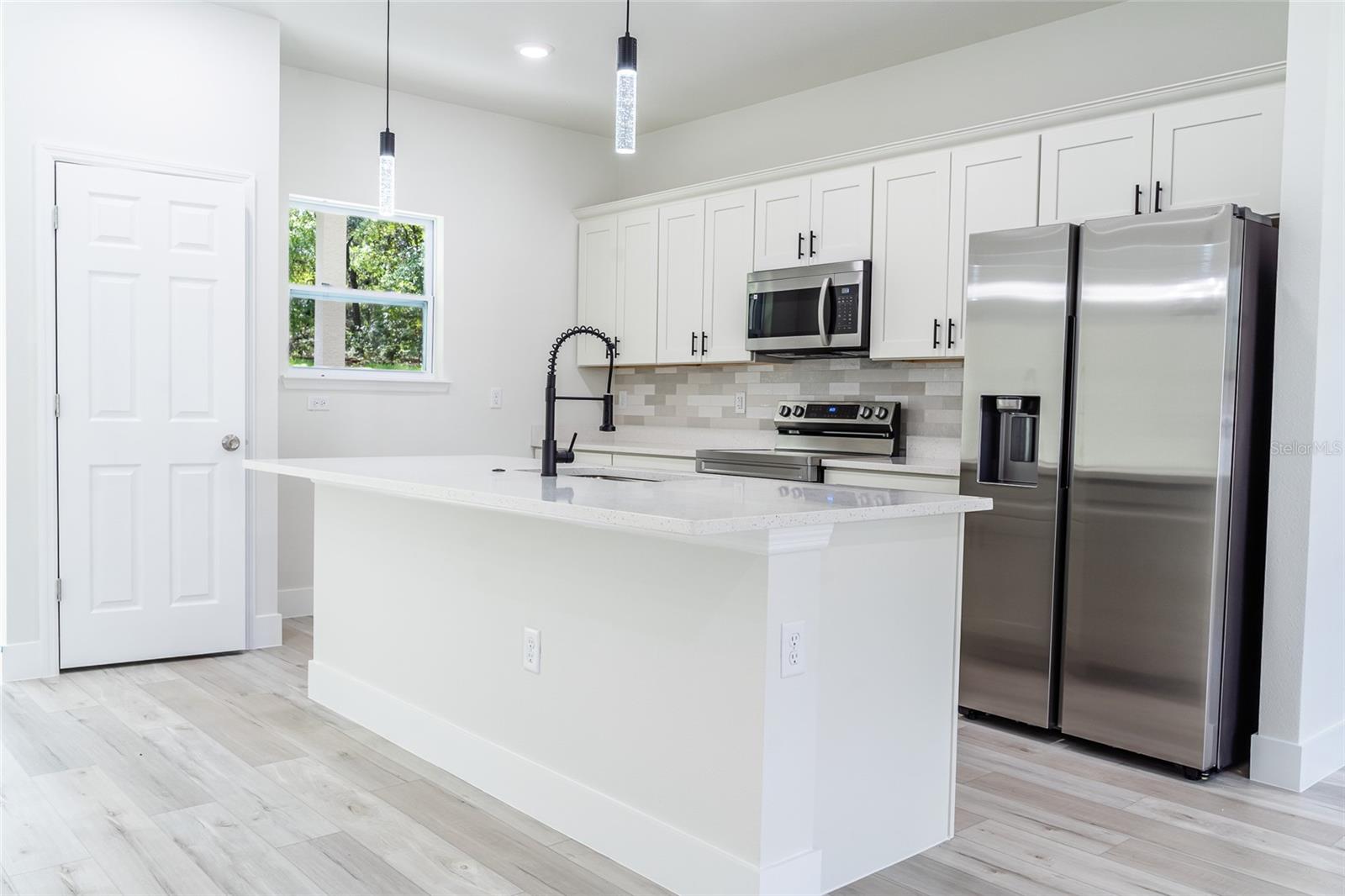 Image 6 of 37 For 7872 Keystone Drive