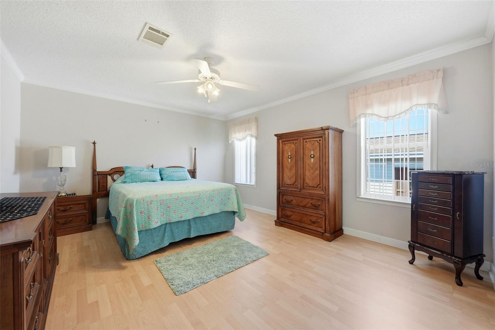 Image 15 of 39 For 11836 Sussex Hill Way