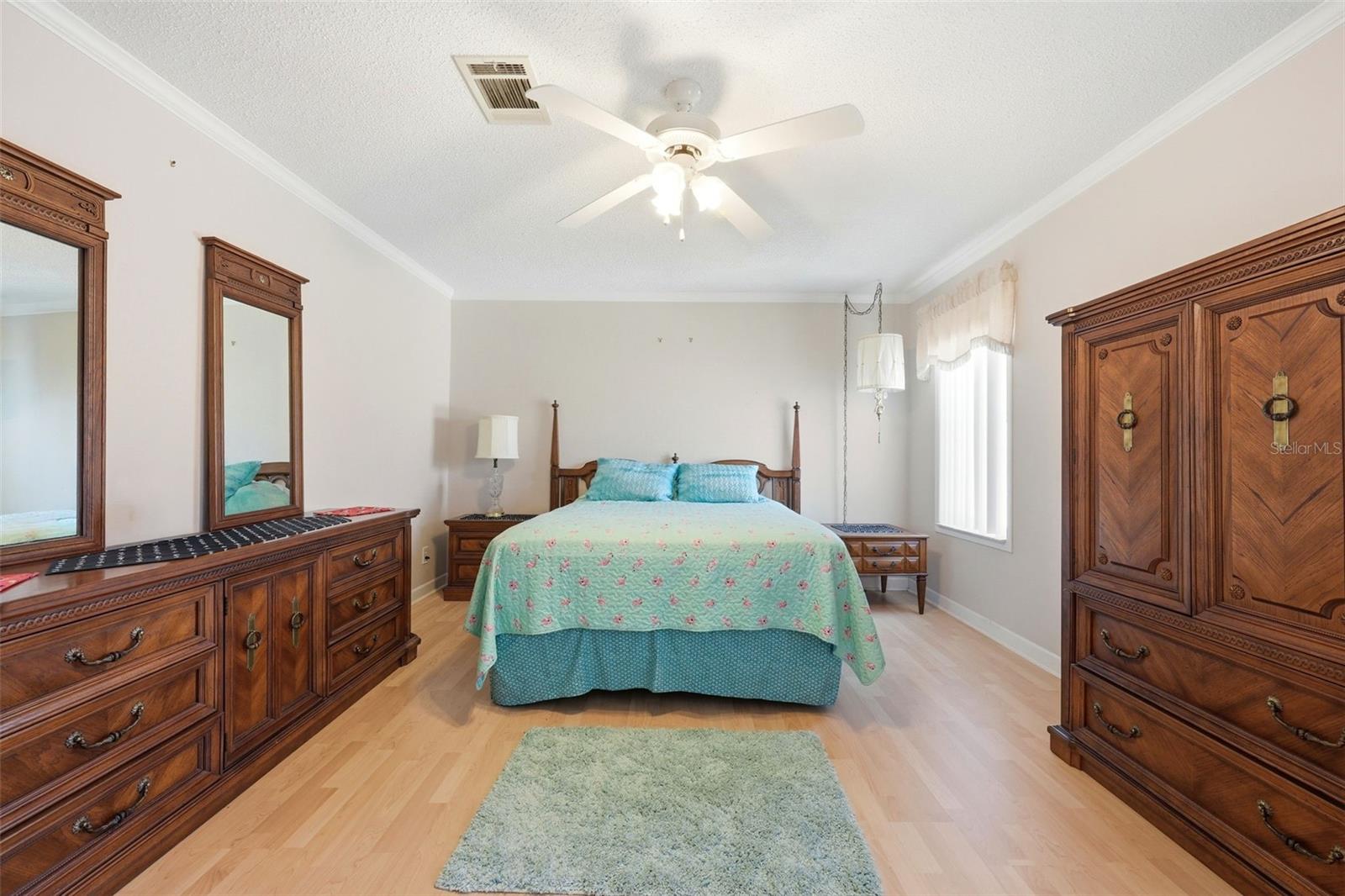 Image 17 of 39 For 11836 Sussex Hill Way