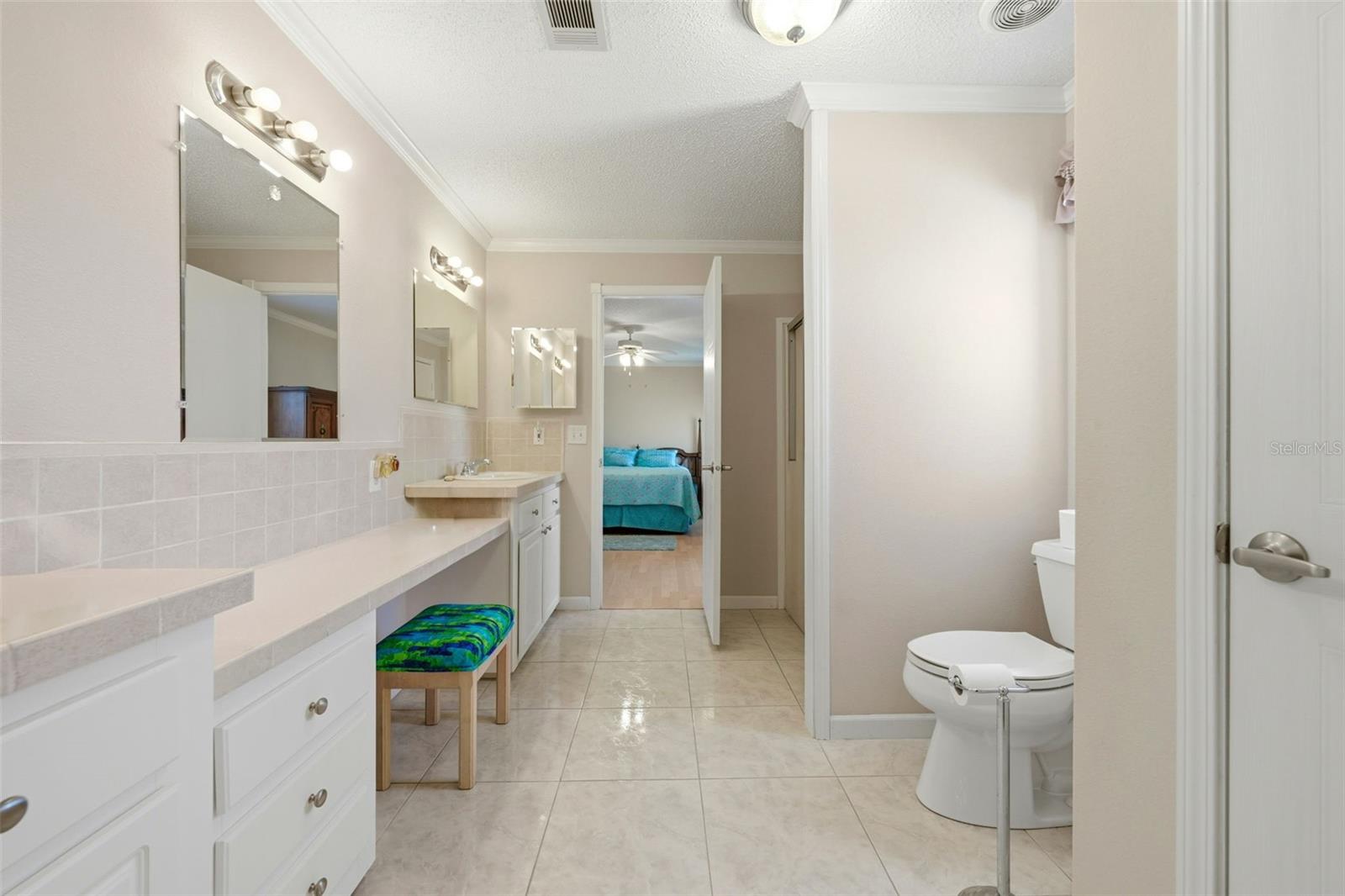 Image 19 of 39 For 11836 Sussex Hill Way