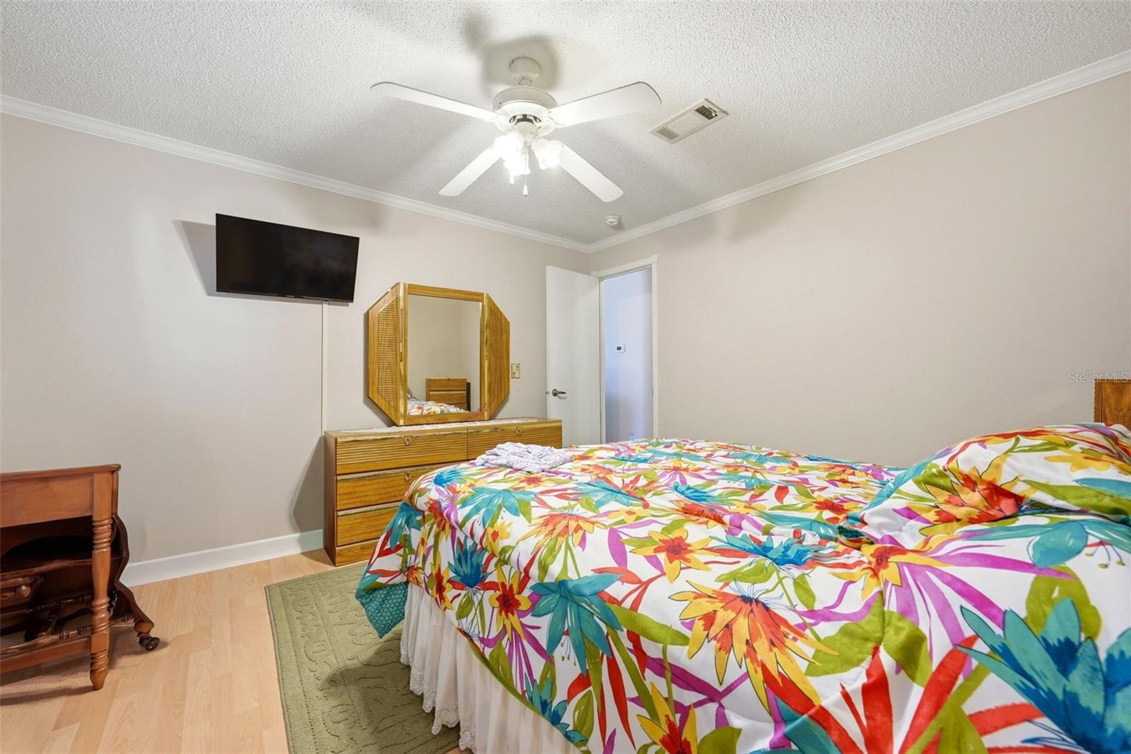 Image 22 of 39 For 11836 Sussex Hill Way