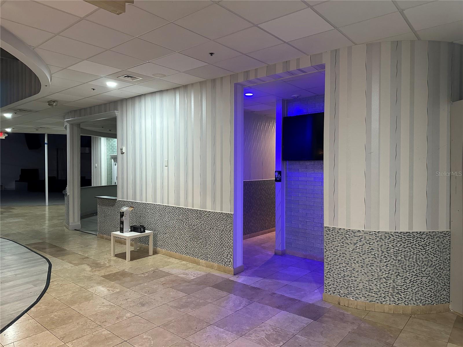 Image 8 of 23 For 6405 Raleigh Street