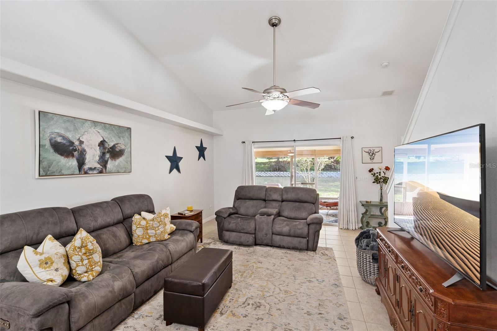 Image 3 of 34 For 8856 Courtyard Lane