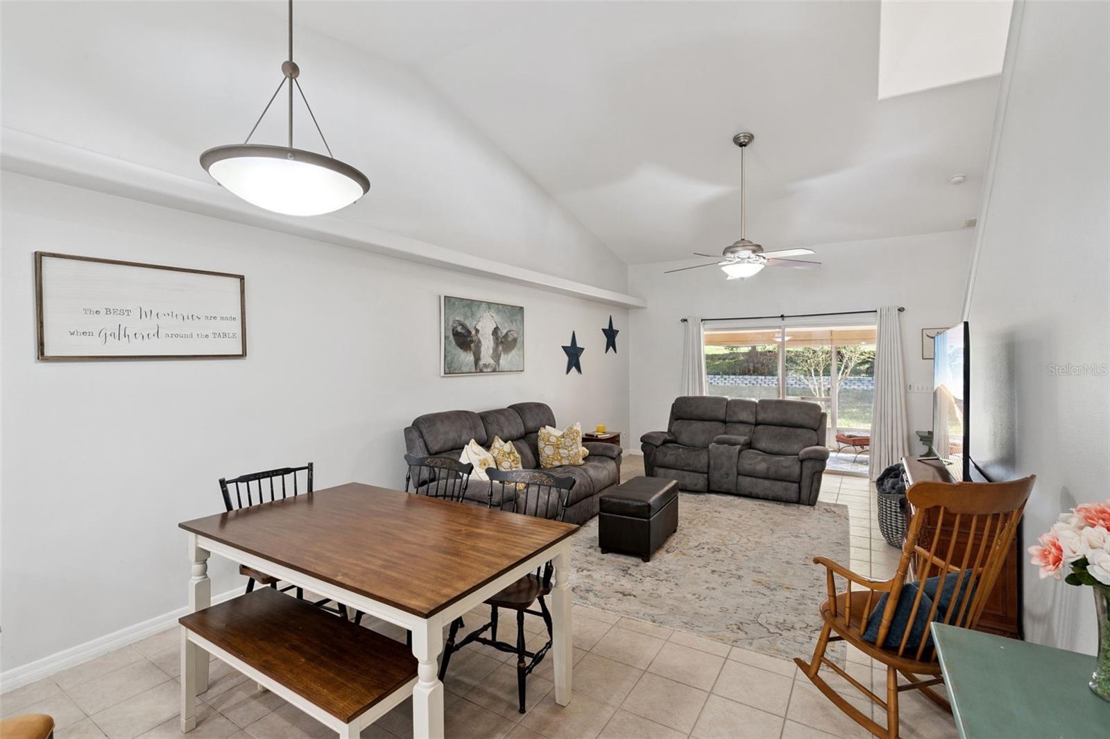 Image 5 of 34 For 8856 Courtyard Lane