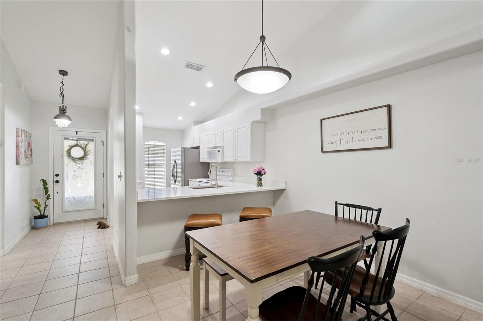 Image 6 of 34 For 8856 Courtyard Lane