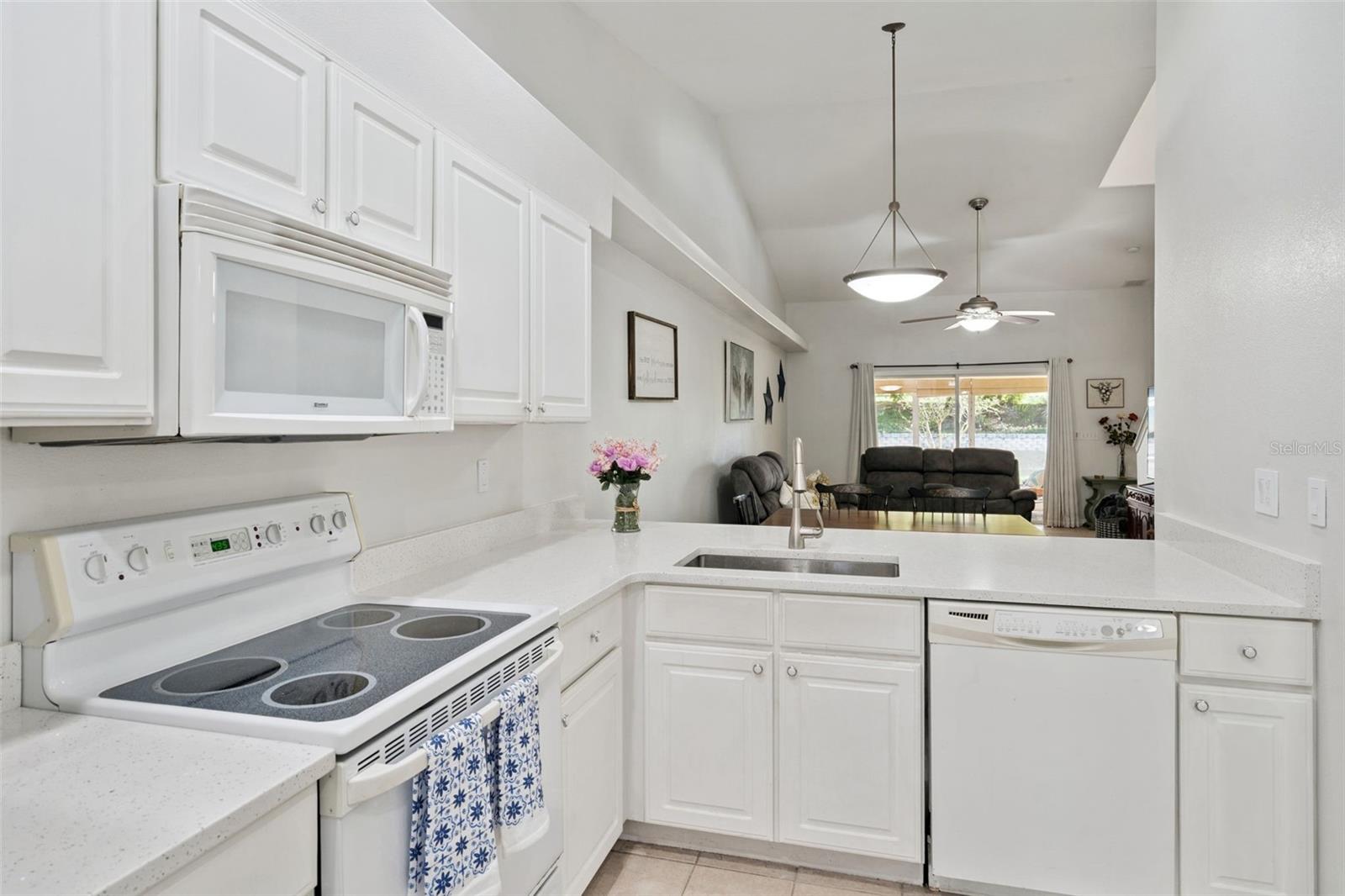 Image 8 of 34 For 8856 Courtyard Lane