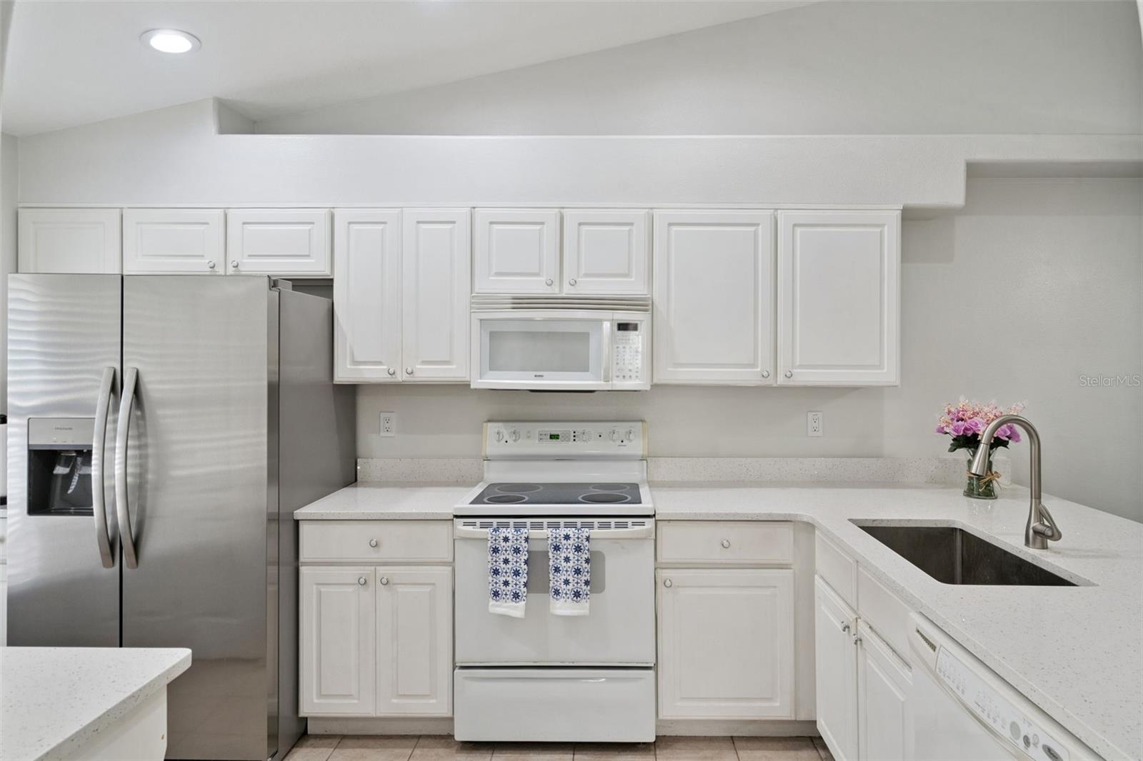 Image 9 of 34 For 8856 Courtyard Lane