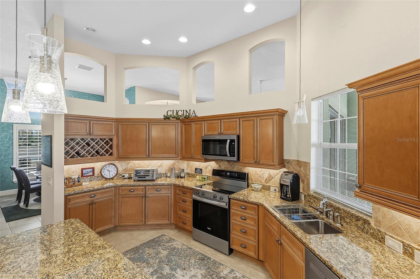 Image 7 of 75 For 1967 Lake Ridge Drive