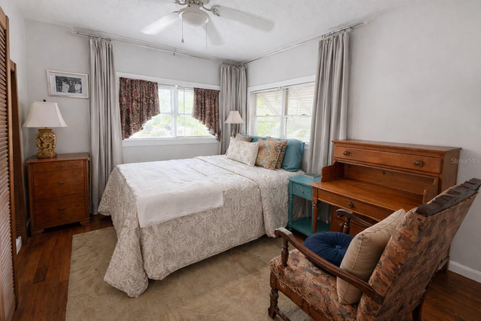 Image 10 of 14 For 721 1-2 Park Drive