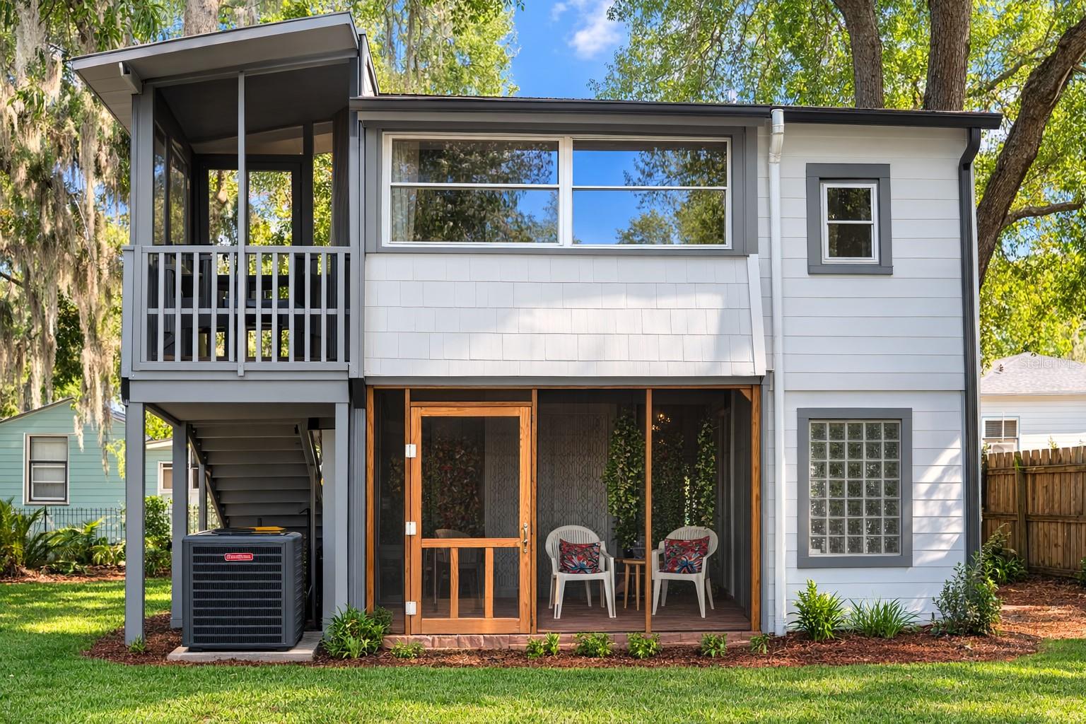 Image 3 of 14 For 721 1-2 Park Drive