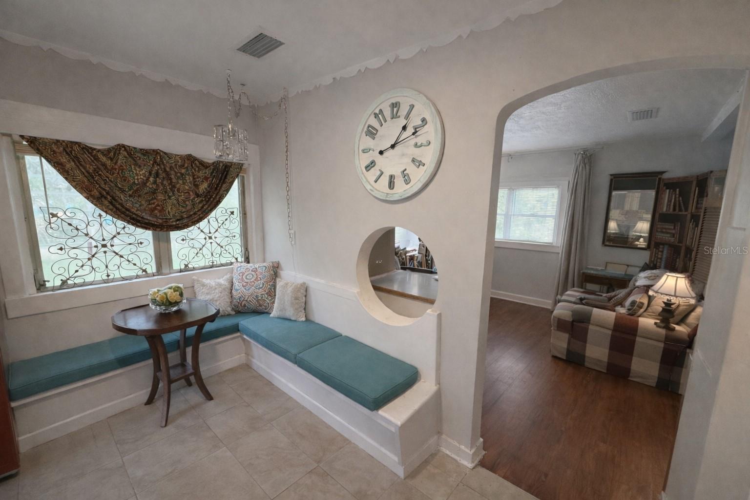 Image 6 of 14 For 721 1-2 Park Drive