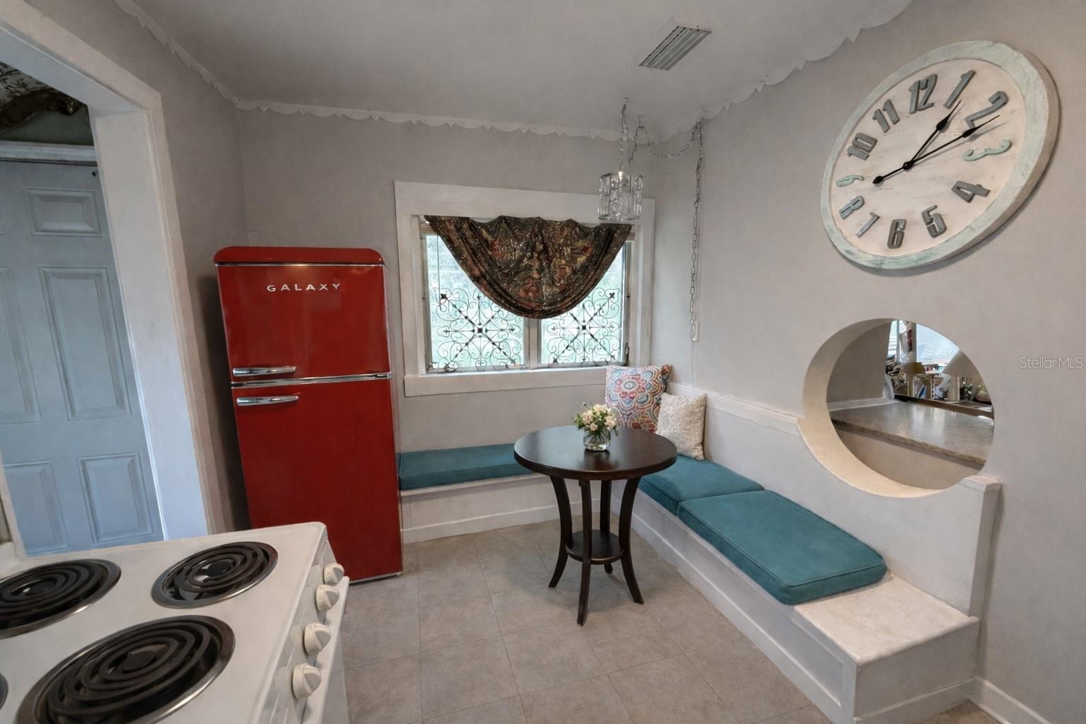 Image 9 of 14 For 721 1-2 Park Drive