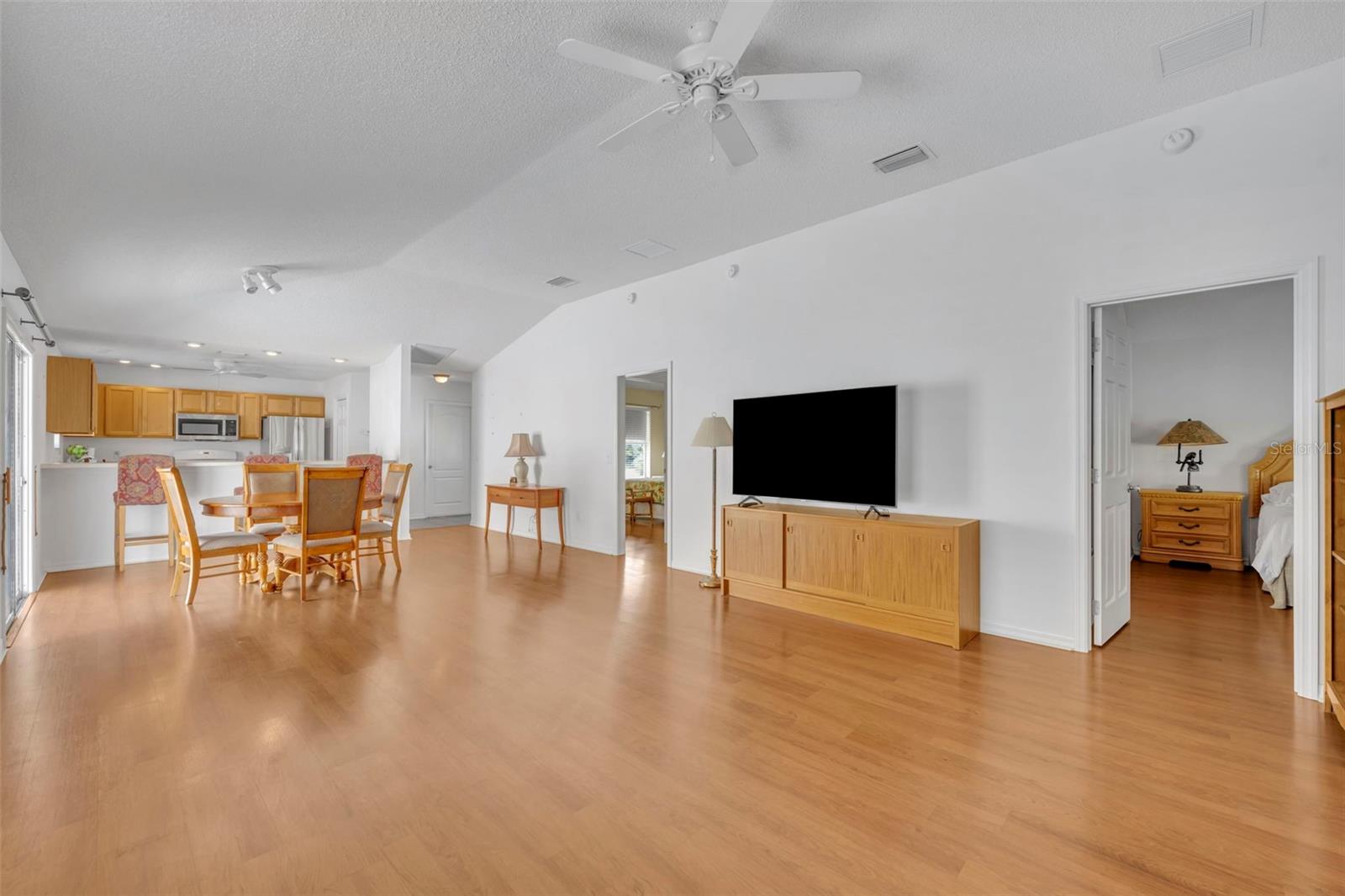 Image 12 of 46 For 16820 80th Bathurst Court