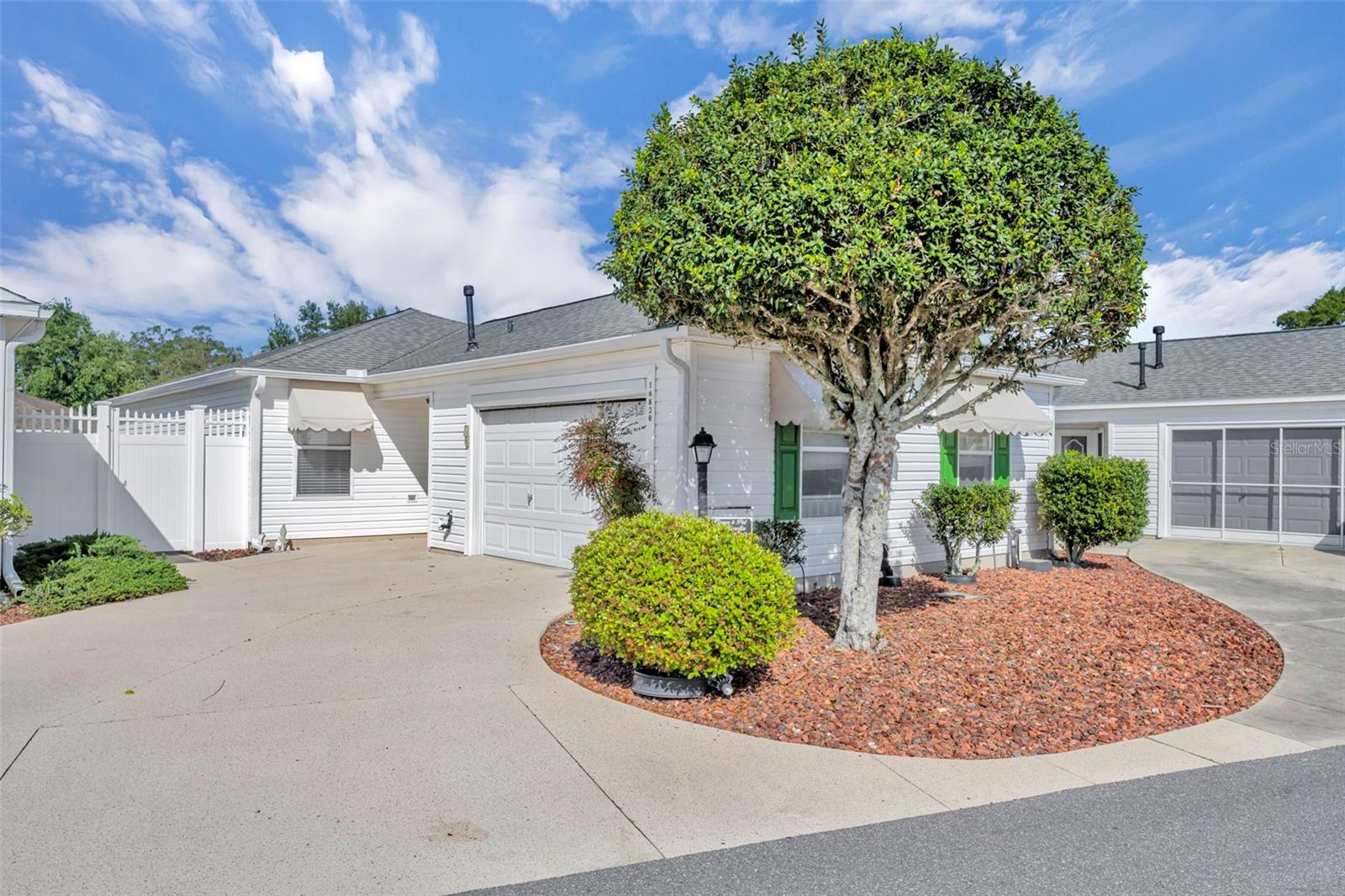 Image 2 of 46 For 16820 80th Bathurst Court