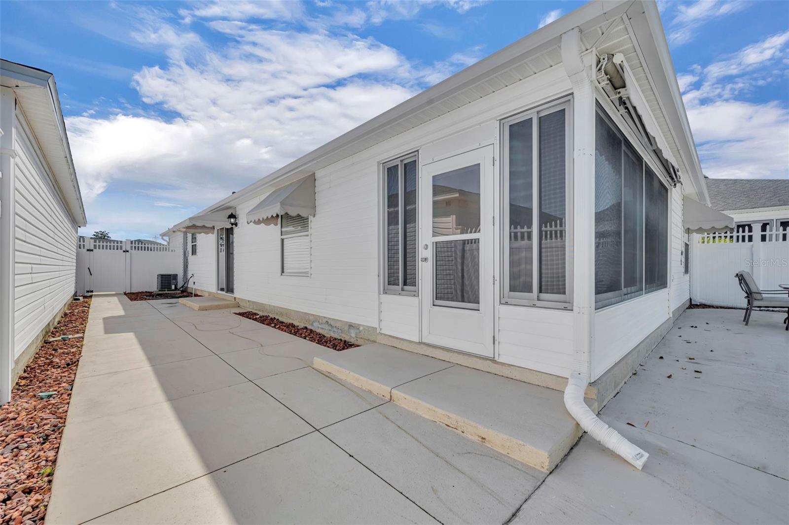 Image 30 of 46 For 16820 80th Bathurst Court