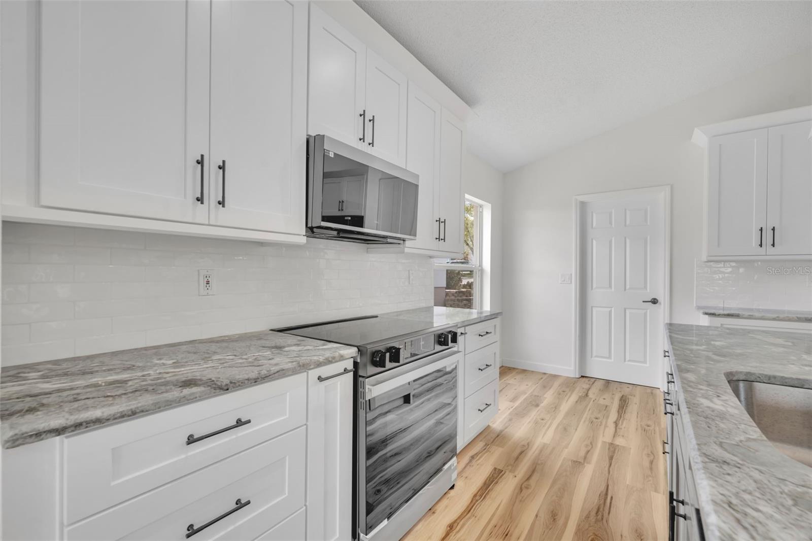 Image 21 of 46 For 3635 Kingswood Court