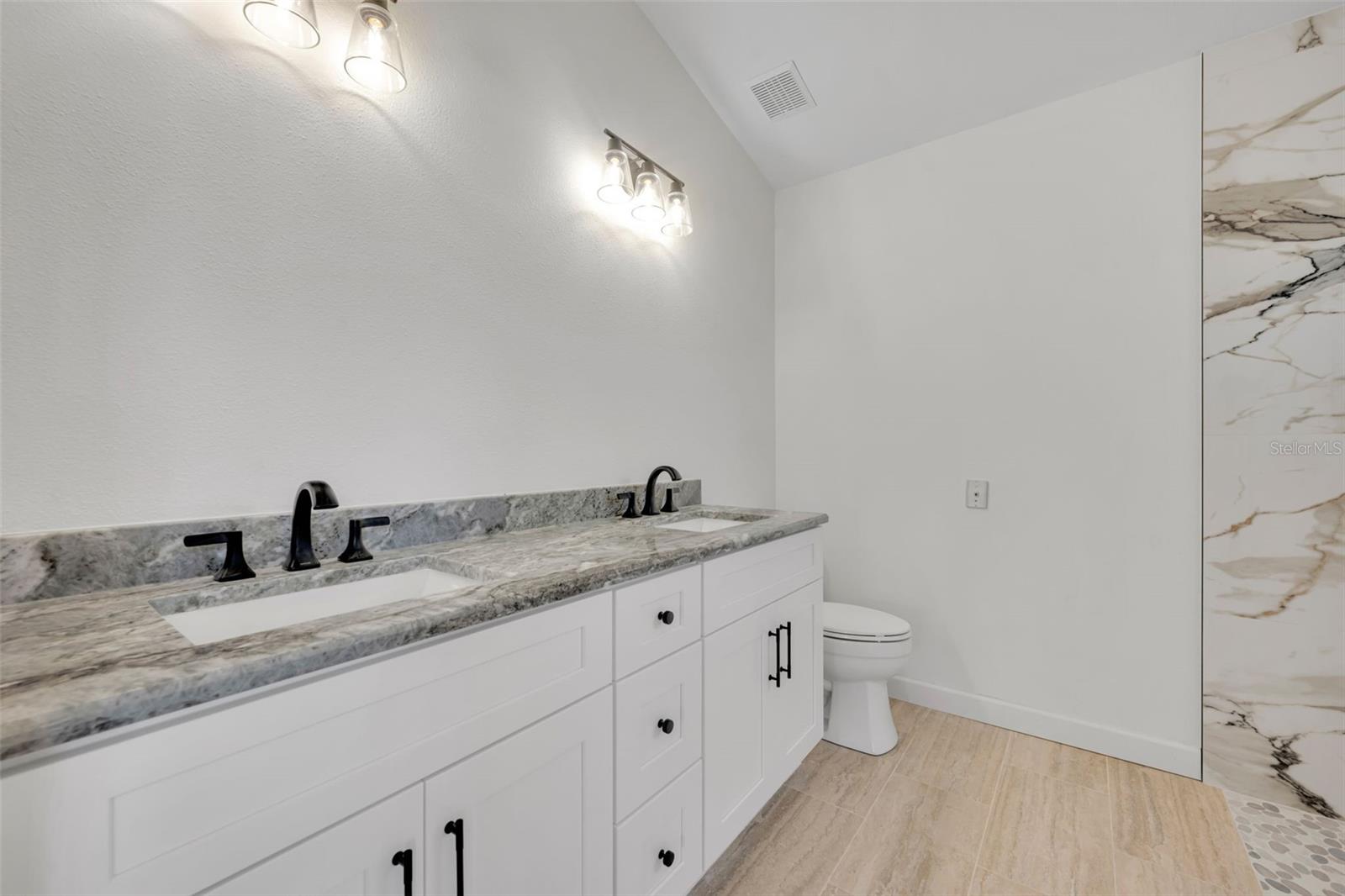 Image 25 of 46 For 3635 Kingswood Court