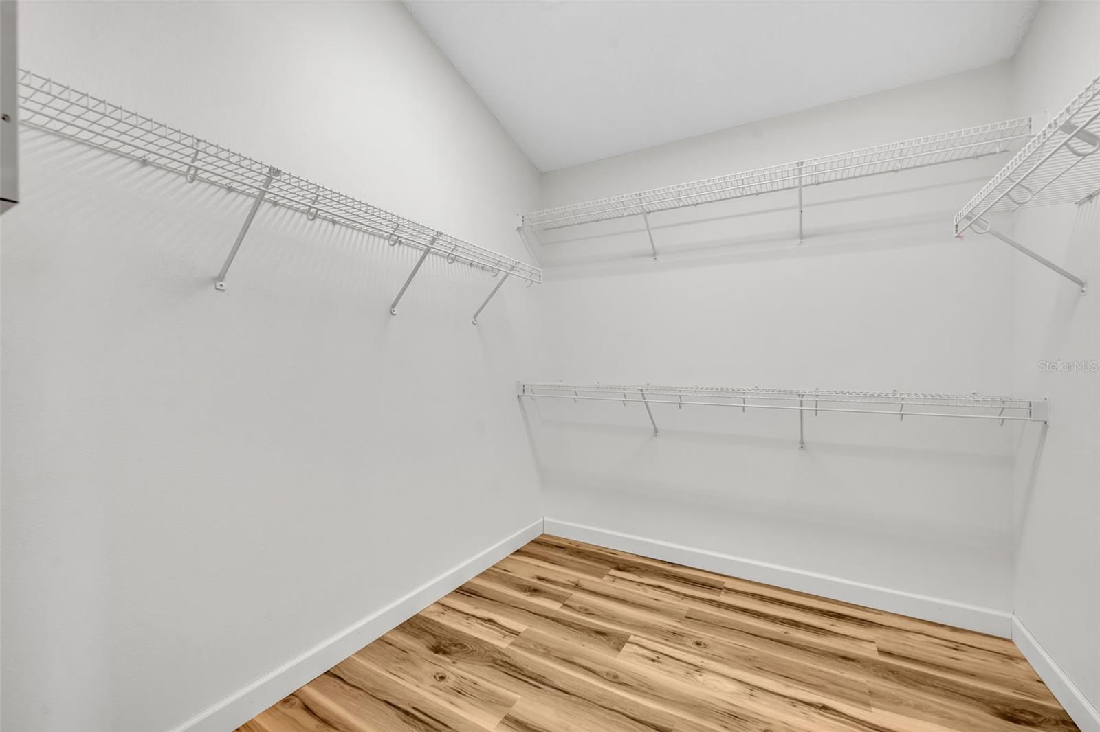 Image 27 of 46 For 3635 Kingswood Court