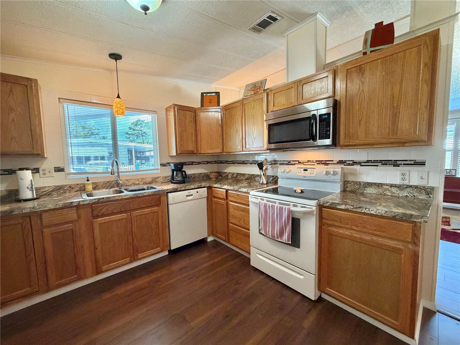 Image 21 of 68 For 158 Hibiscus Way