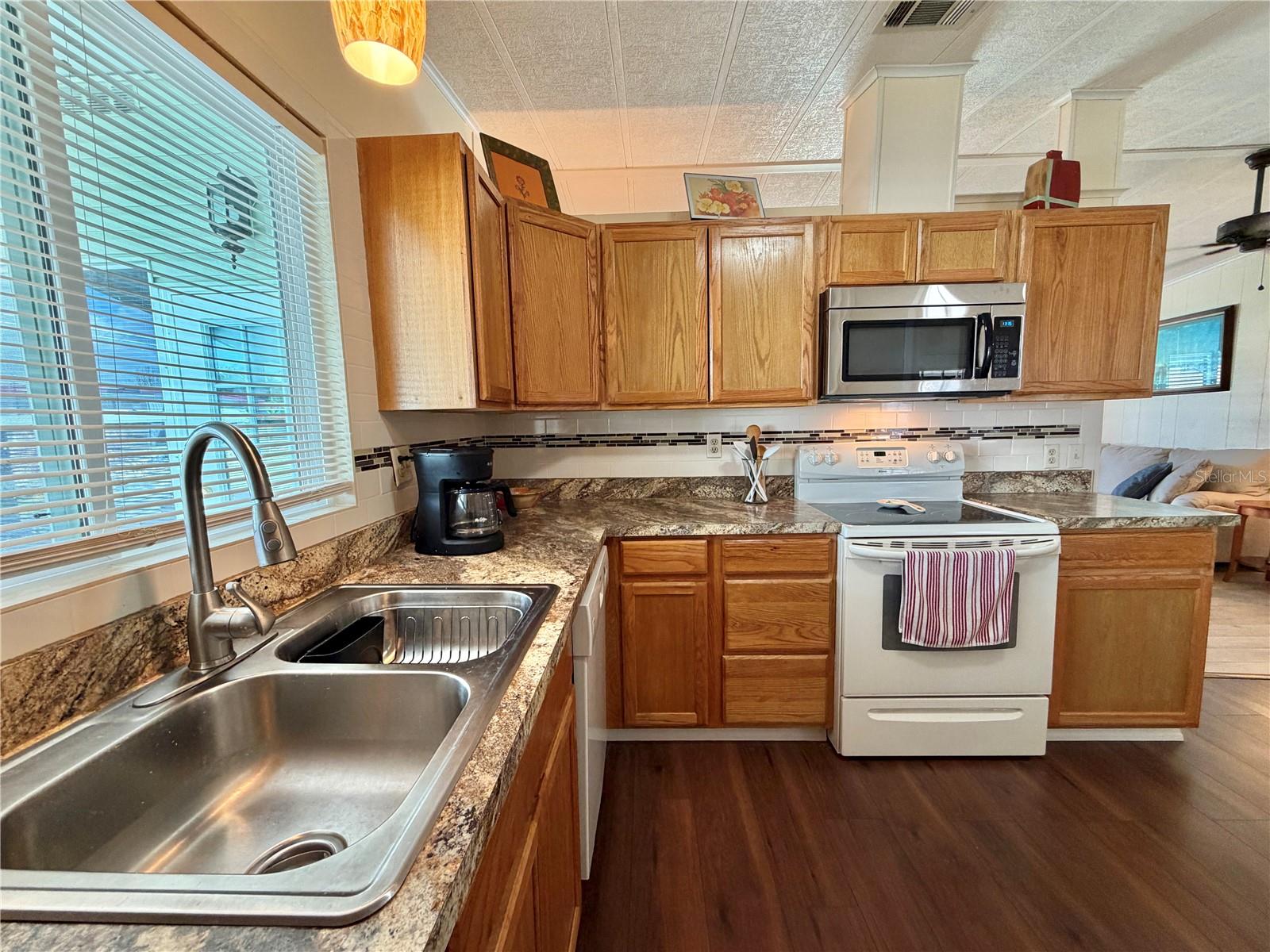 Image 25 of 68 For 158 Hibiscus Way