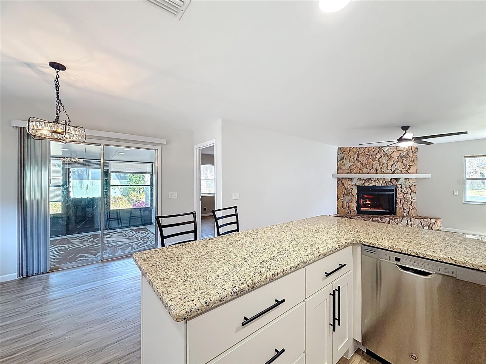 Image 12 of 29 For 405 Circlewood Street