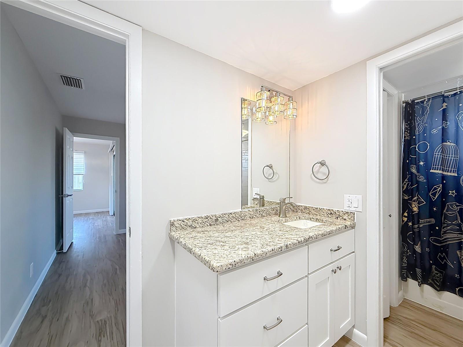 Image 15 of 29 For 405 Circlewood Street