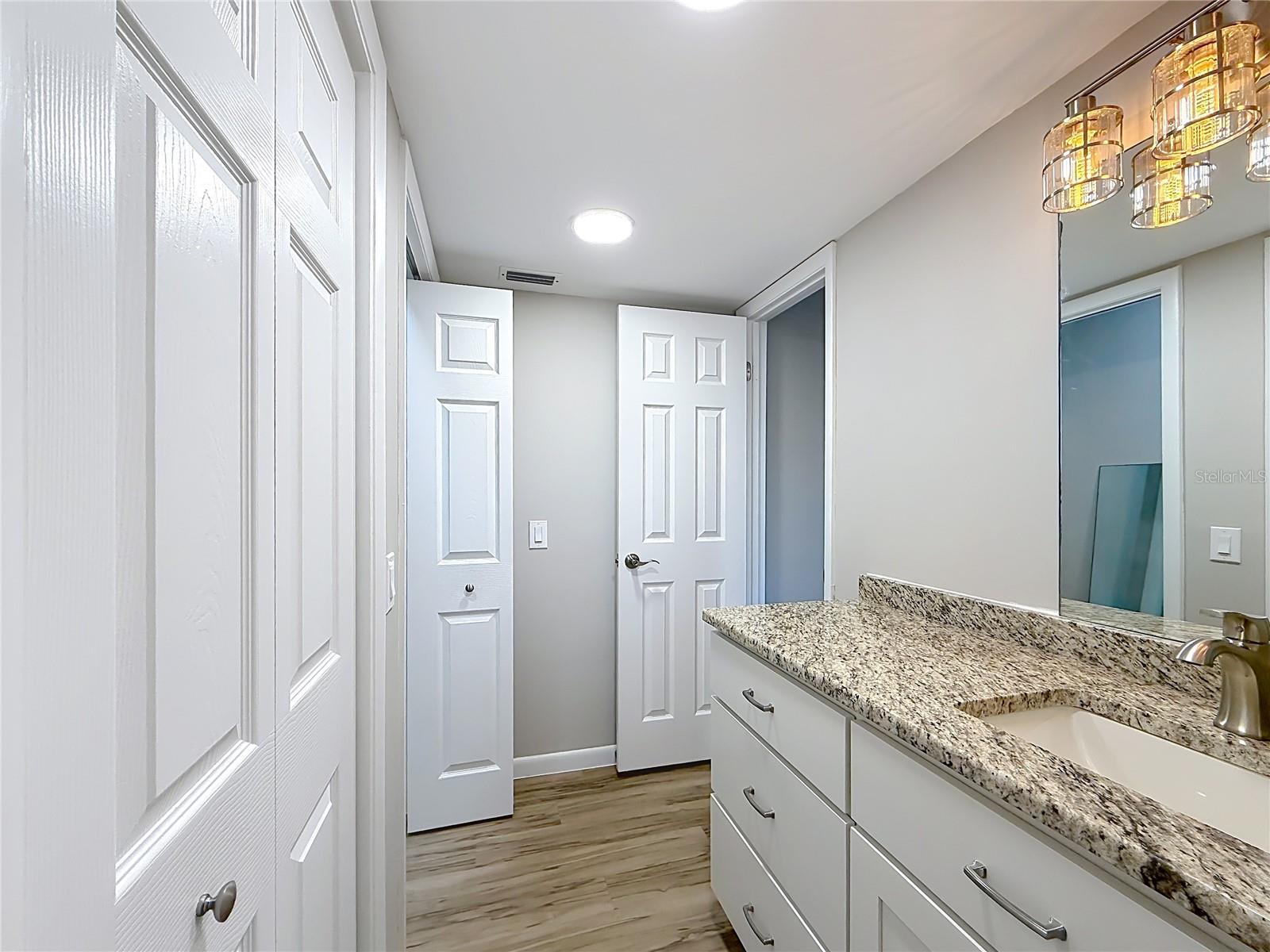 Image 19 of 29 For 405 Circlewood Street