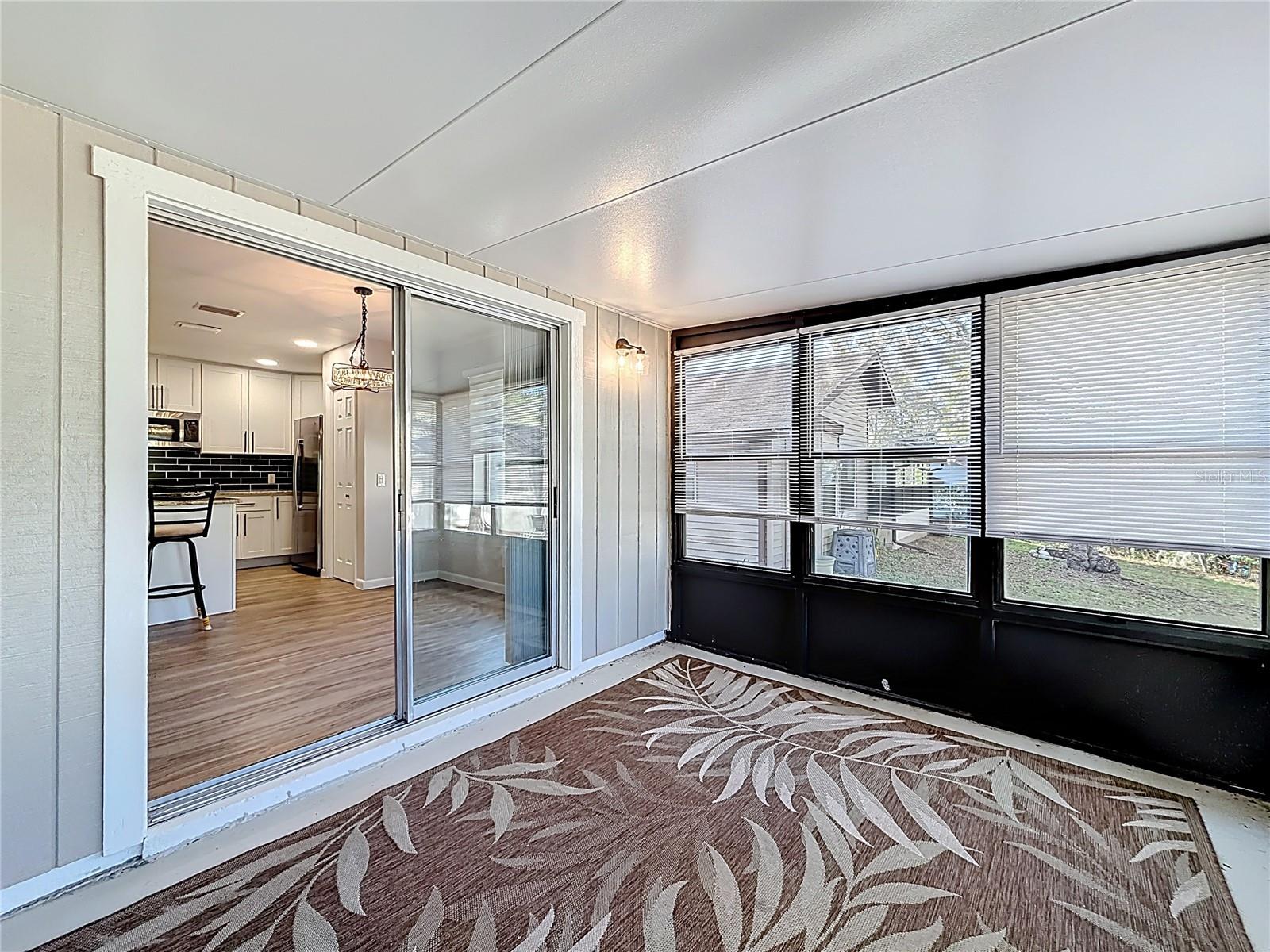 Image 22 of 29 For 405 Circlewood Street