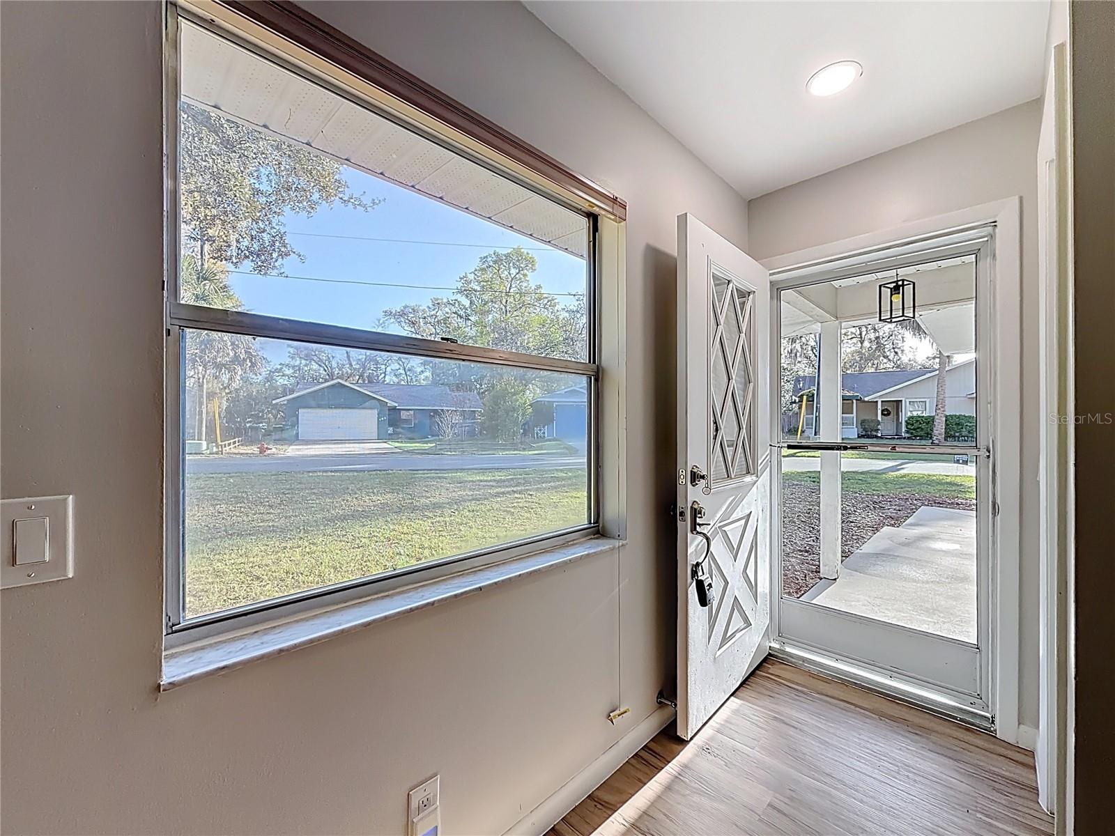 Image 3 of 29 For 405 Circlewood Street