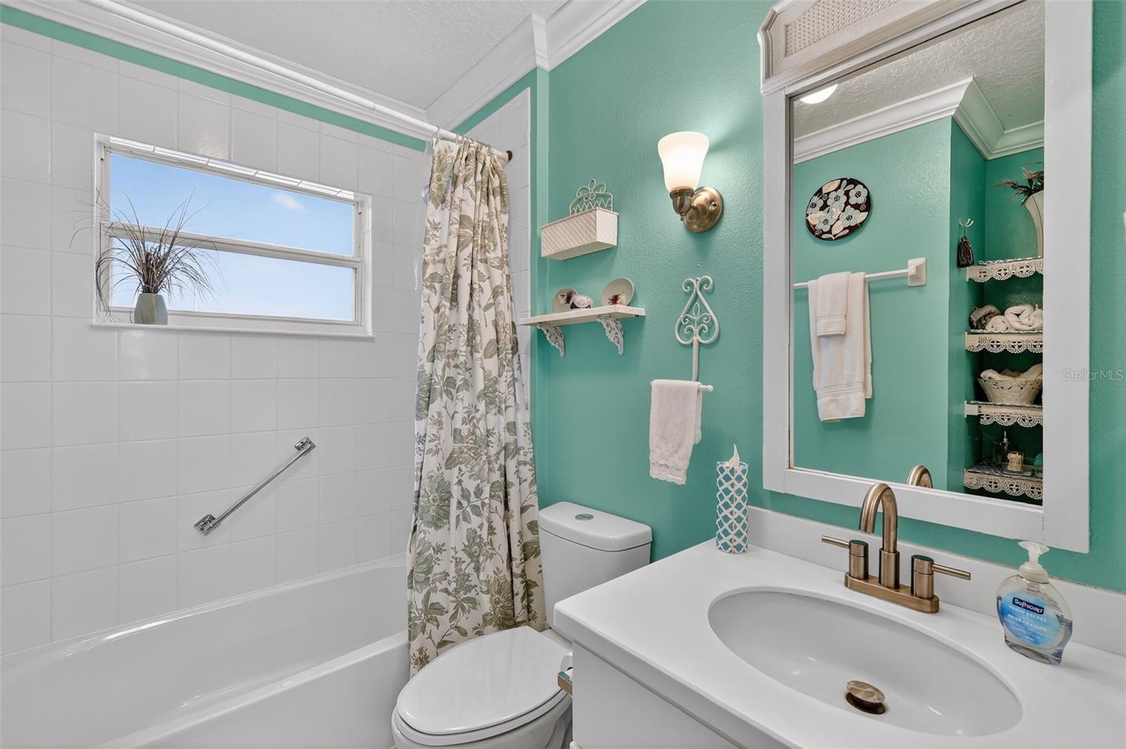 Image 34 of 49 For 5154 Aurora Drive