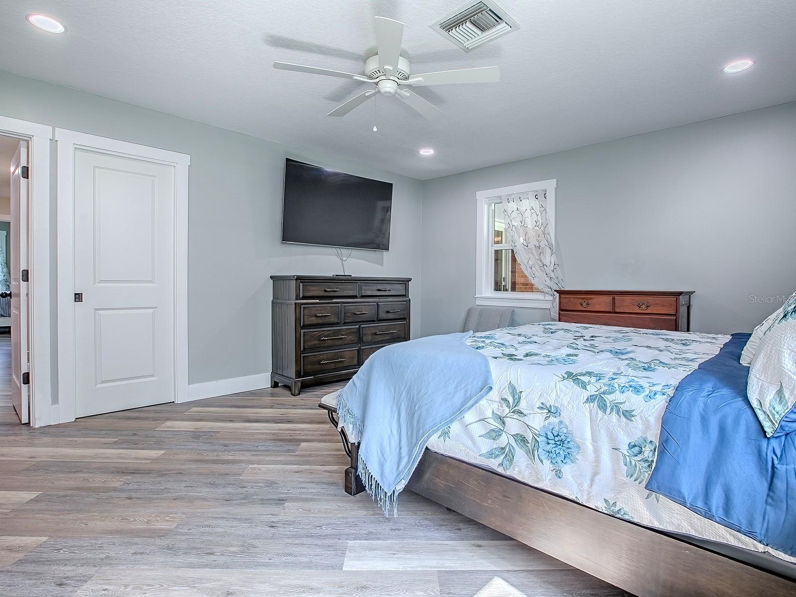 Image 19 of 55 For 111 Cardinal Lane