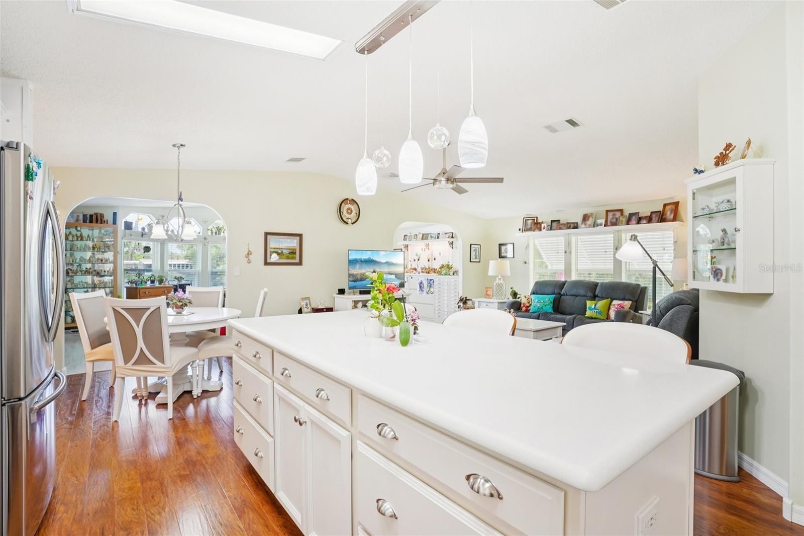 Image 16 of 59 For 122 Tamarisk Way